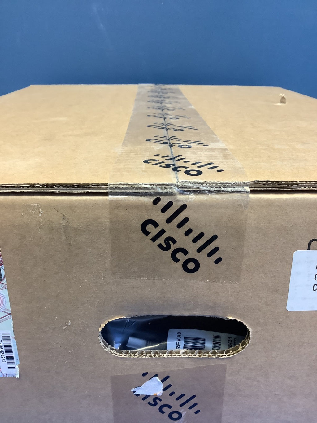 C9200L-24P-4G-E  Cisco Catalyst9200L 24-port PoE+4 x 1G Network Essential switch