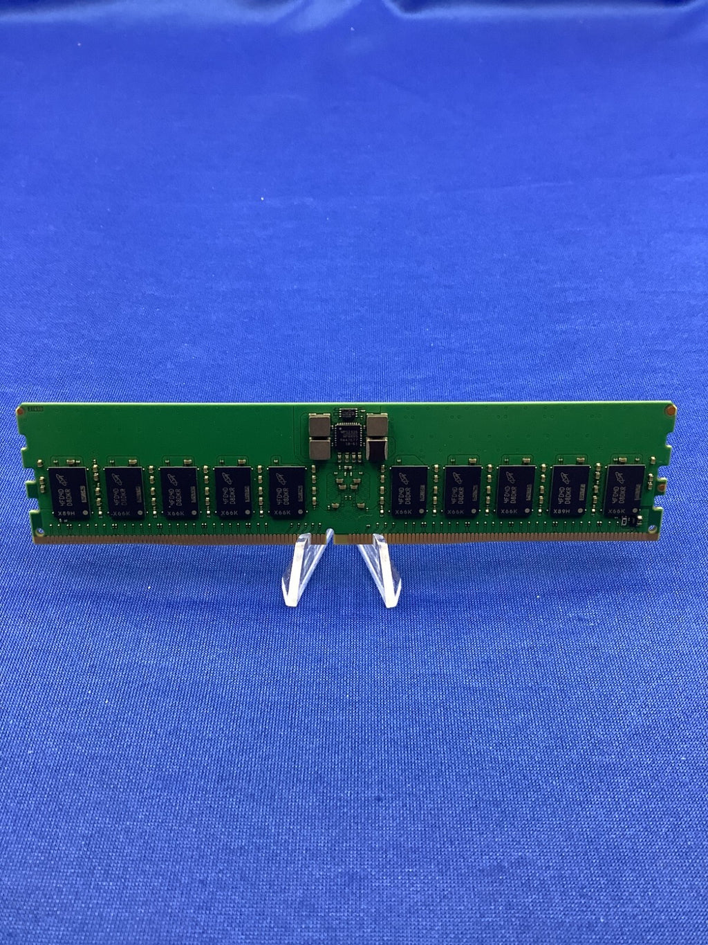 MTC20F1045S1RC64BD2  MICRON 32GB (1x32GB) 1Rx4 PC5-6400B RDIMM MEMORY