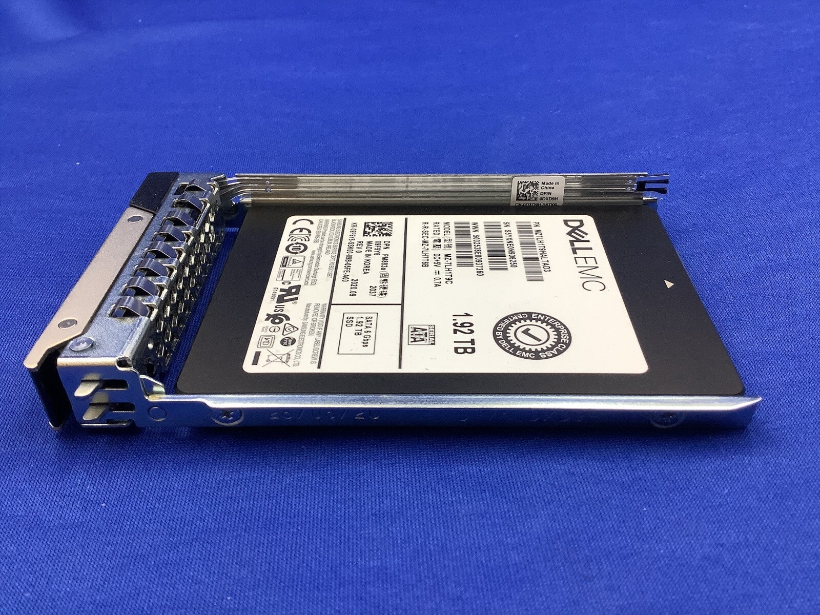 9F9Y6 Dell 1.92TB SATA 6Gbps Read Intensive 2.5'' SSD 09F9Y6 MZ-7LH1T9C