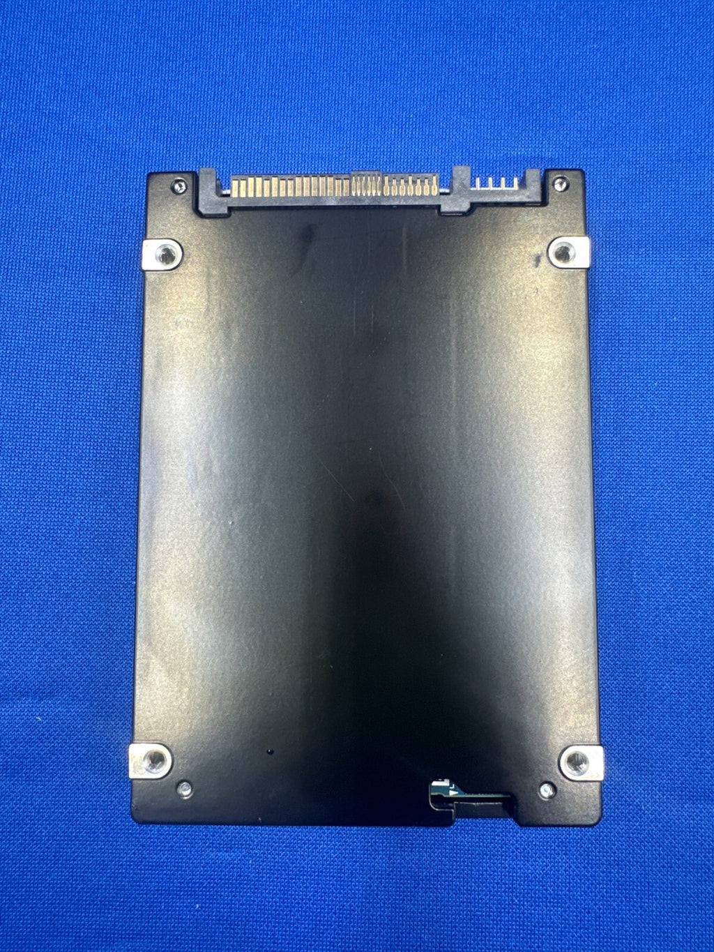 KPM5XRUG7T68 Dell EMC ENTERPRISE  7.68TB SAS 12Gbps 2.5 SSD EMC  118000642-02