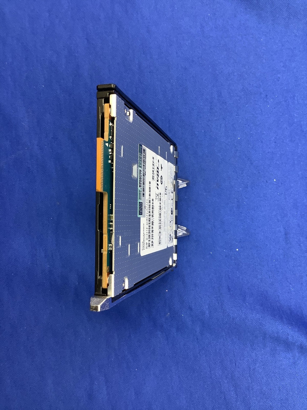 P61196-B21 HPE 6.4TB NVMe Gen5 MU E3S CM7-V Series KCM7XVJE6T40 SSD P61439-001