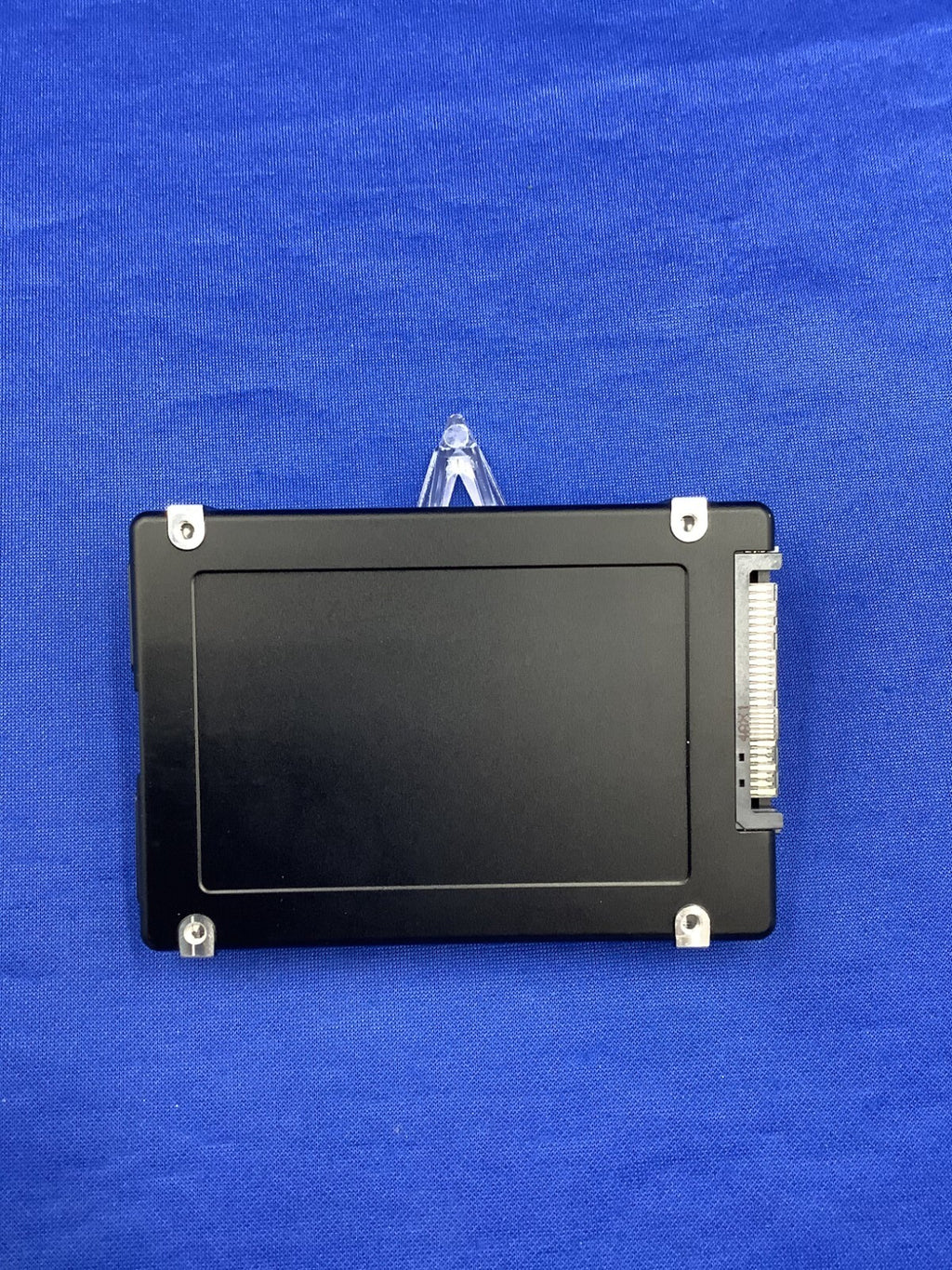 MZ-WLO7T60 Samsung PM1743 7.68TB PCIe 5.0 x4 NVMe 2.5'' U.3 SSD New MZWLO7T6HBLA