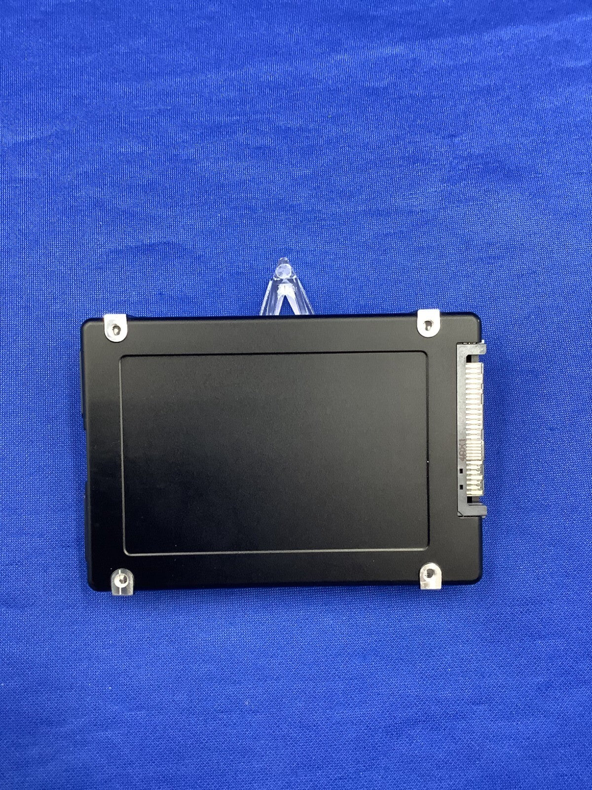 MZ-WLO7T60 Samsung PM1743 7.68TB PCIe 5.0 x4 NVMe 2.5'' U.3 SSD New MZWLO7T6HBLA