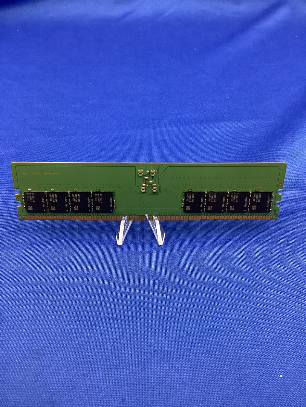 M323R4GA3PB0-CWM SAMSUNG 32GB (1X32GB) 2RX8 PC5-5600B UDIMM MEMORY