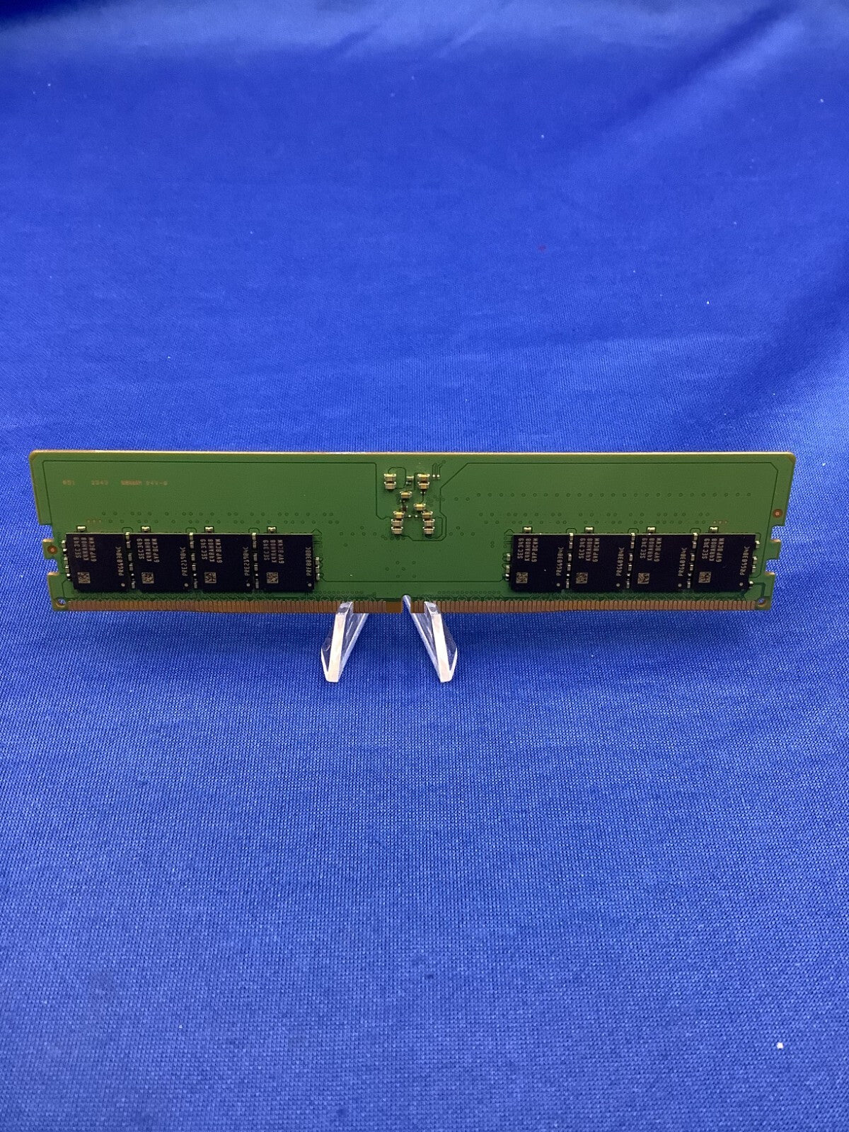 M323R4GA3PB0-CWM SAMSUNG 32GB (1X32GB) 2RX8 PC5-5600B UDIMM MEMORY