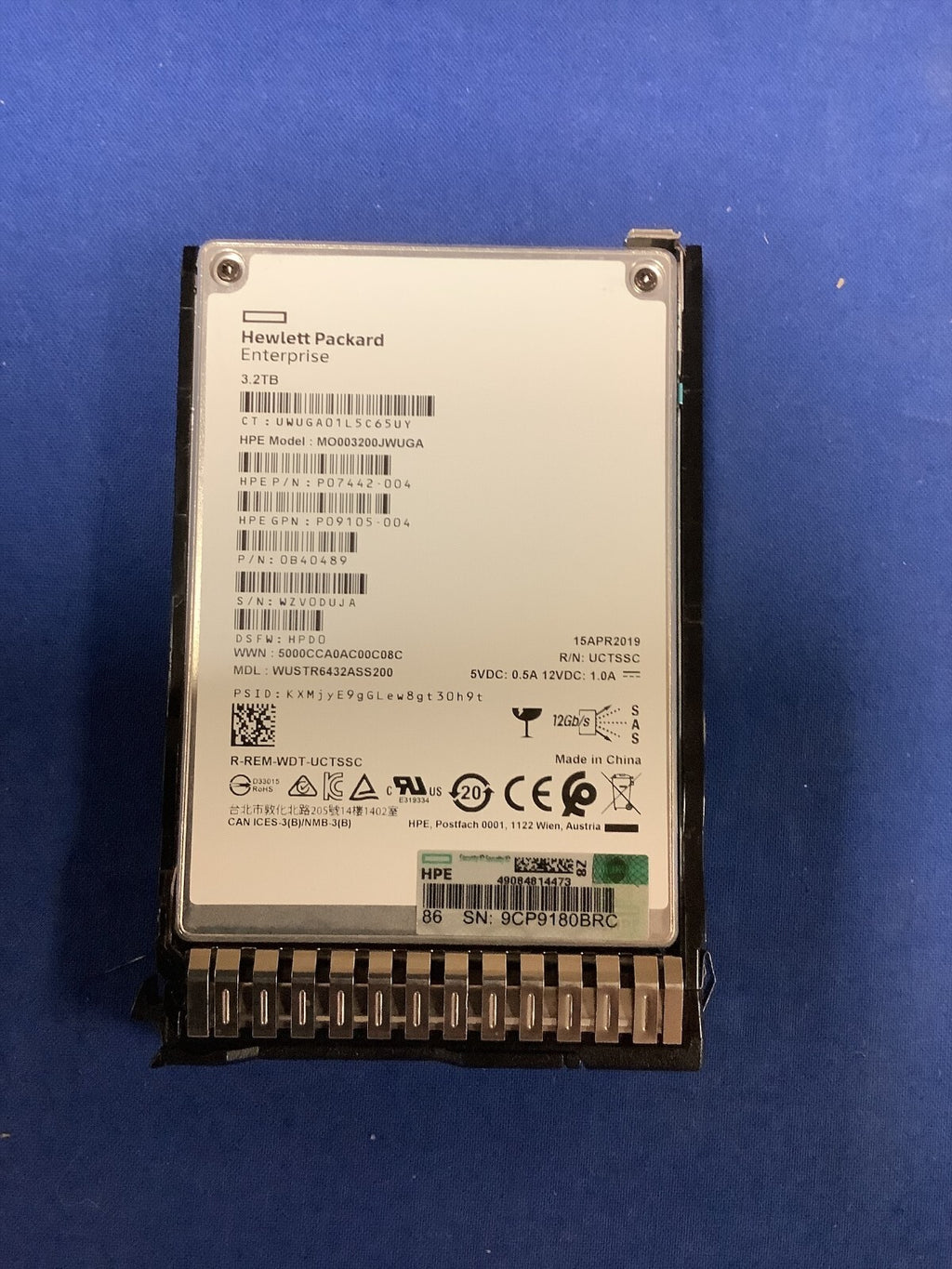 P09094-B21 HPE 3.2TB SAS 12G MIXED USE SFF SC  SSD P09925-001 MO003200JWUGA