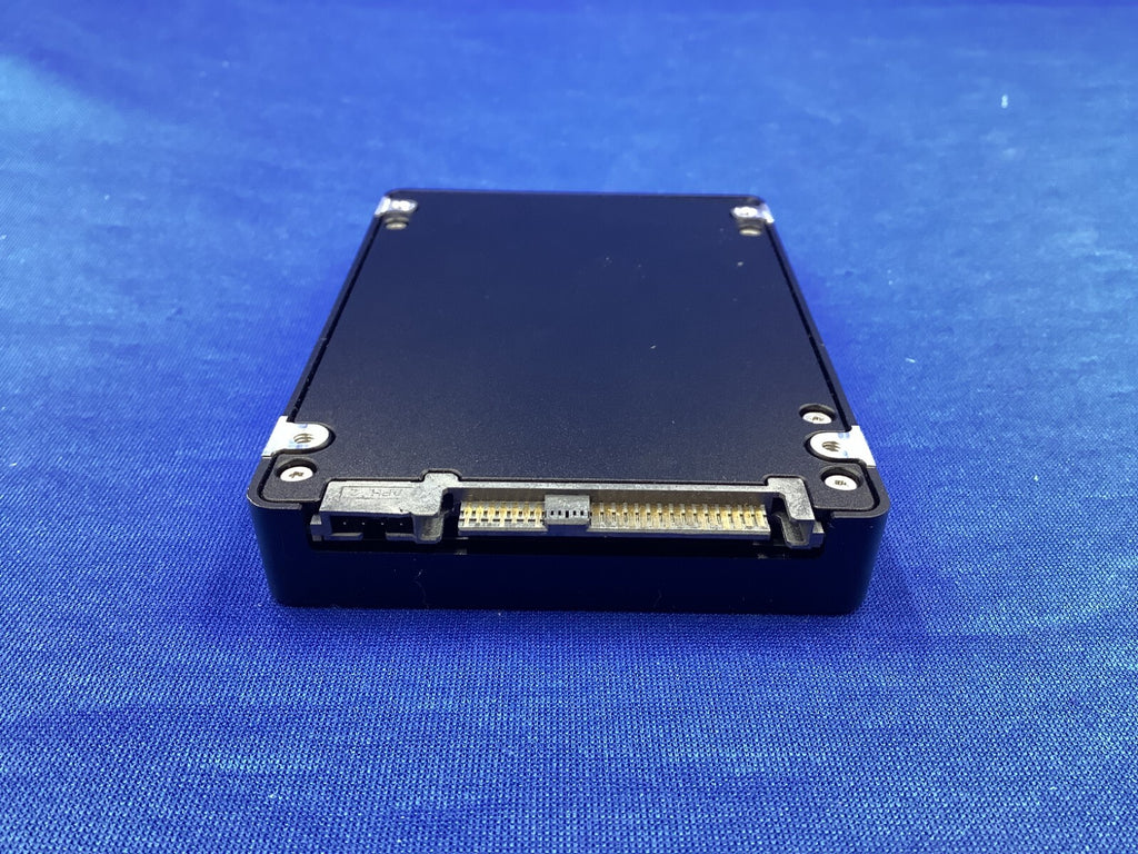 MZ-ILT30T0 Samsung PM1643 30.72TB TLC SAS 12Gb/s 2.5IN SSD MZILT30THMLA
