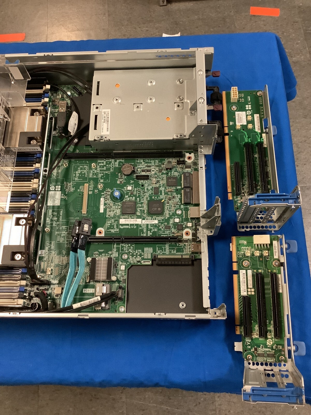 HPE PROLIANT DL380 GEN9 24SFF 843307-001 SERVER W/ Heatsink Fan 800W PSU