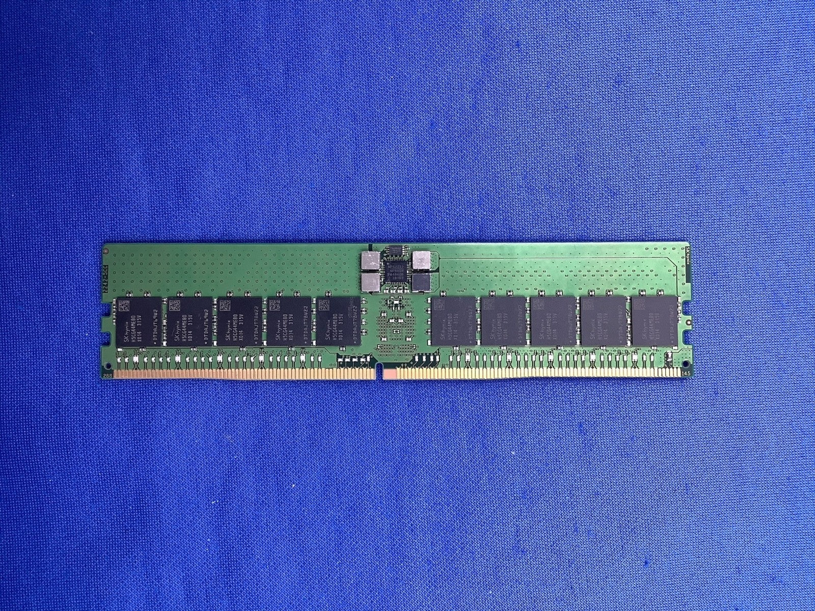 UCS-MRX32G1RE1 CISCO 32GB (1x32GB) 1RX4 PC5-4800B RDIMM MEMORY 15-109084-01