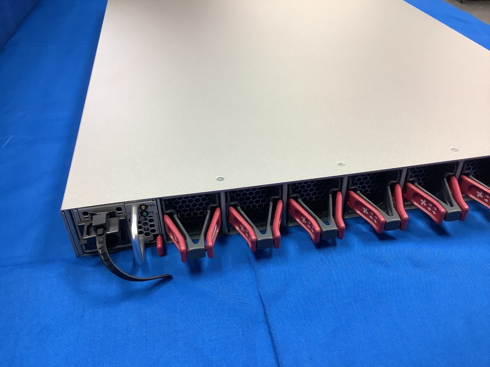 N9K-C9316D-GX Cisco Nexus 9300-GX 16-Port 400G Ethernet Switch