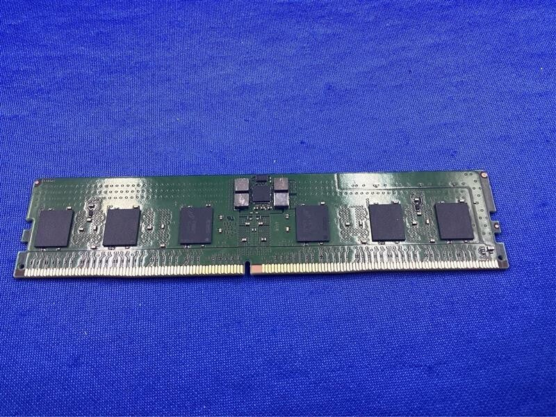 MTC10F1084S1RC48BA1 MICRON 16GB (1X16GB) 1Rx8 PC5-4800B SERVER MEMORY