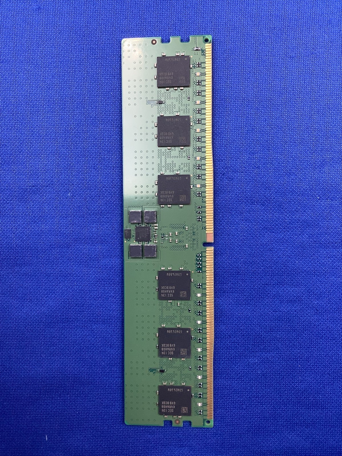 M321R2GA3BB0-CQK SAMSUNG 16GB (1X16GB) 1RX8 PC5-4800B RDIMM MEMORY