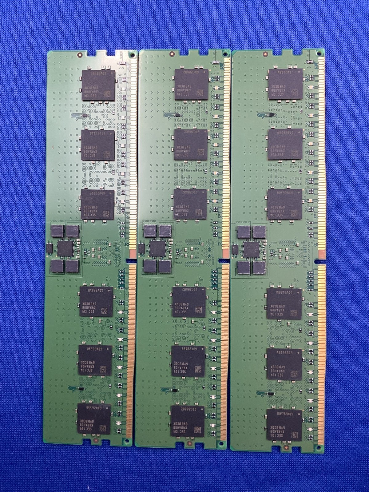 M321R2GA3BB0-CQK SAMSUNG 16GB (1X16GB) 1RX8 PC5-4800B RDIMM MEMORY