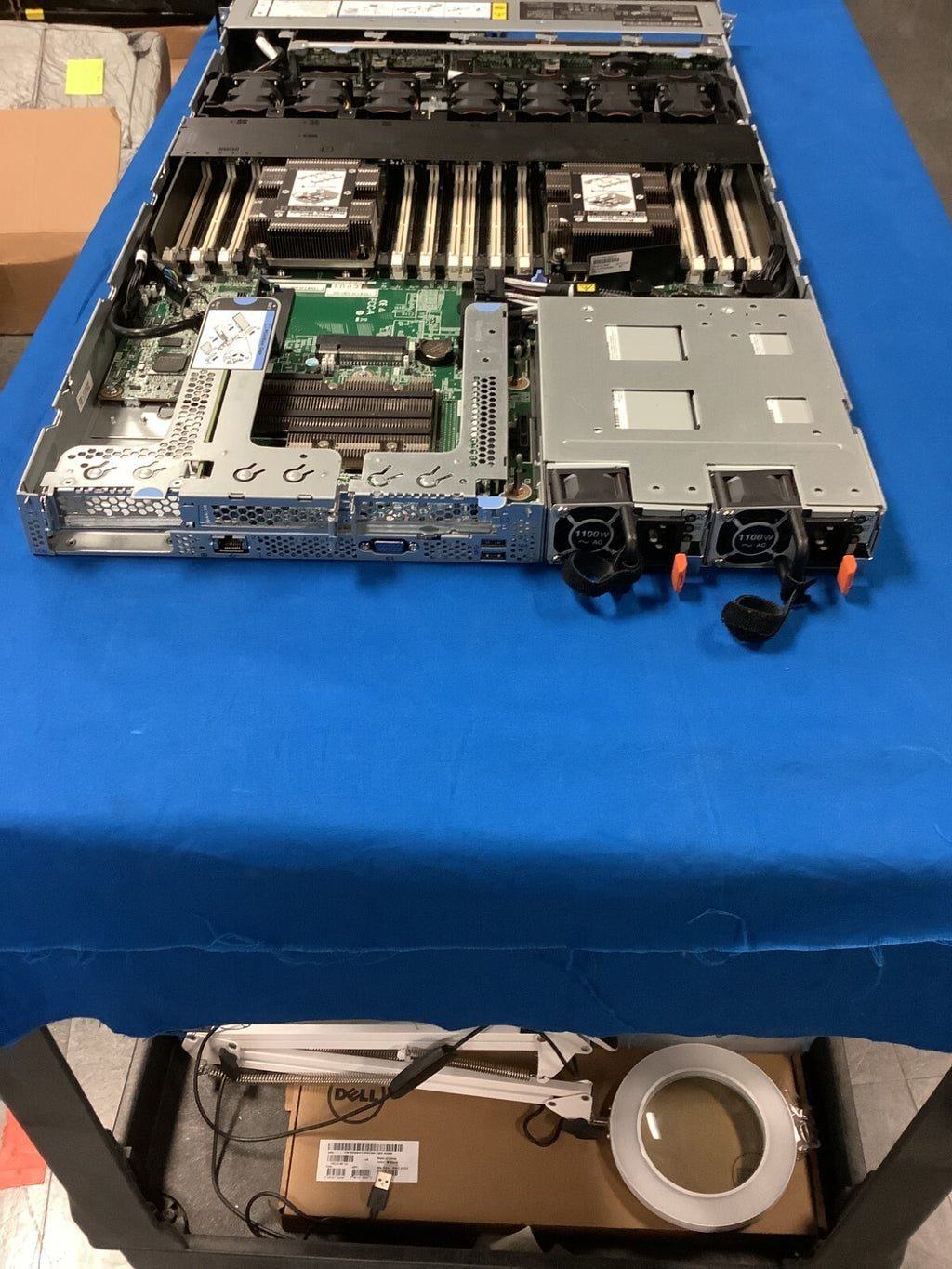 Lenovo ThinkAgile HX3320 Appliance Rackmount Server Chassis with 1100W PSU