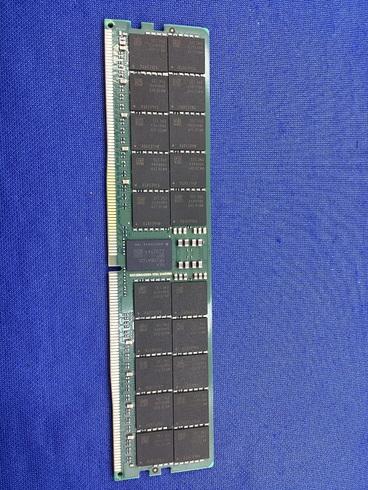 M321R8GA0EB0-CWM  SAMSUNG 64GB (1X64GB) 2RX4 PC5-5600B RDIMM SERVER MEMORY