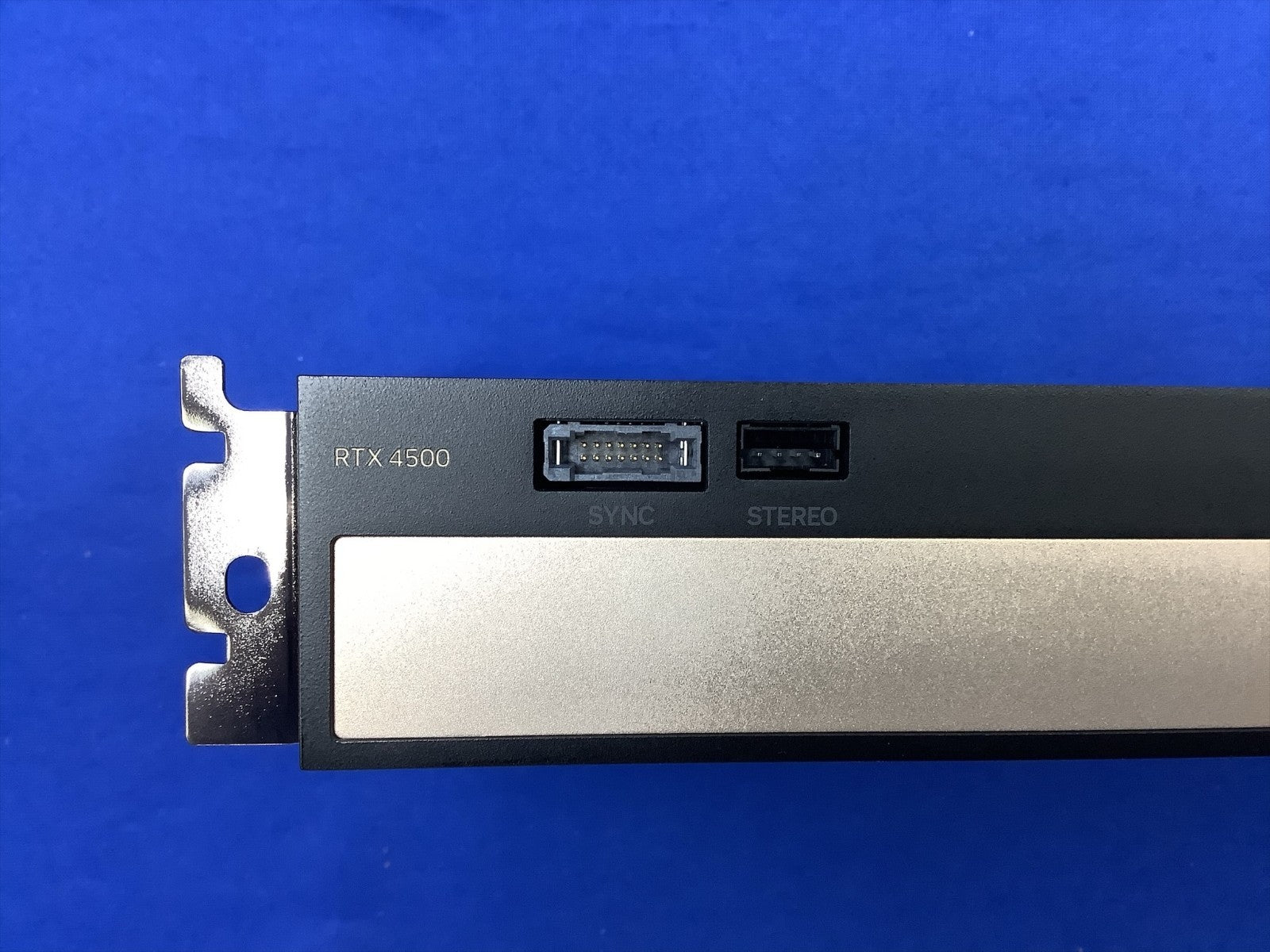 NVIDIA RTX 4500 Ada Generation 24GB GDDR6 PCIe4 x16 Graphics DELL 0MD4G1 MD4G1