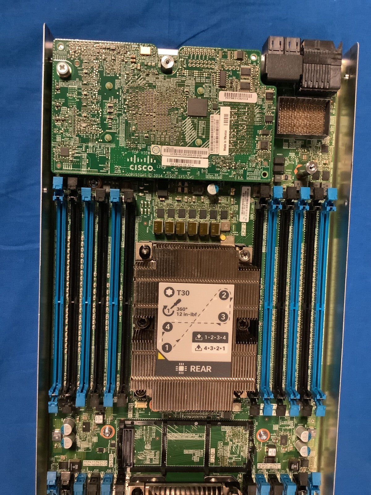 Cisco UCSB-B200-M5 Blade Server  73-17637-09	 CTO Chassis