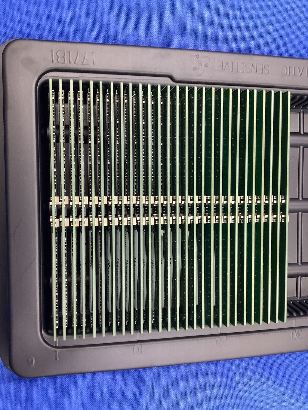 UCS-MRX32G1RE1 CISCO 32GB (1x32GB) 1RX4 PC5-4800B RDIMM MEMORY 15-109084-01