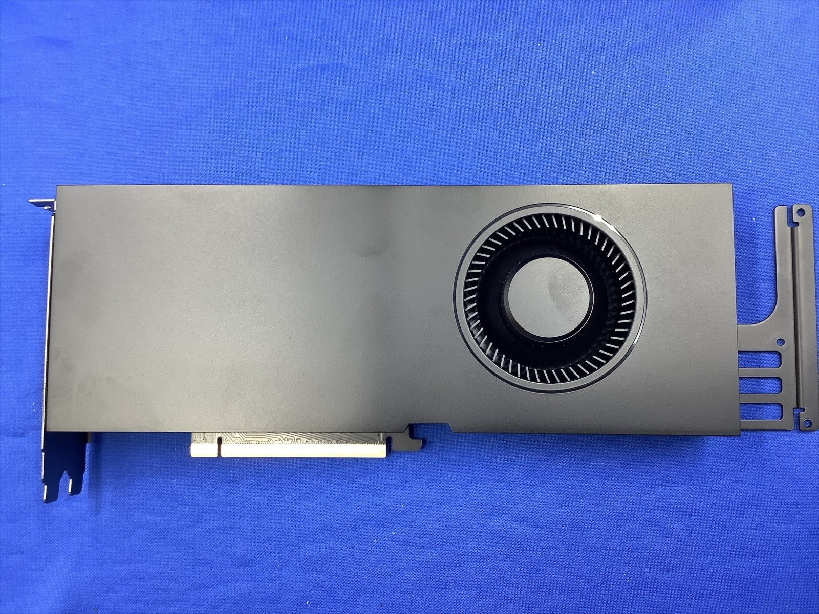 NVIDIA RTX 4500 Ada Generation 24GB GDDR6 PCIe4 x16 Graphics DELL 0MD4G1 MD4G1