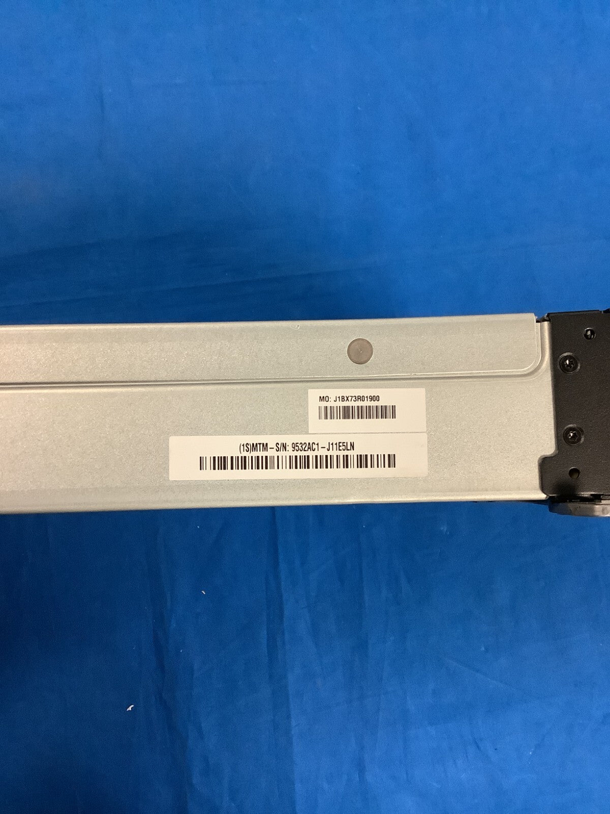 IBM LENOVO 9532 AC1 Flex System X240 M5, 00MW807 No RAM CPU Drives