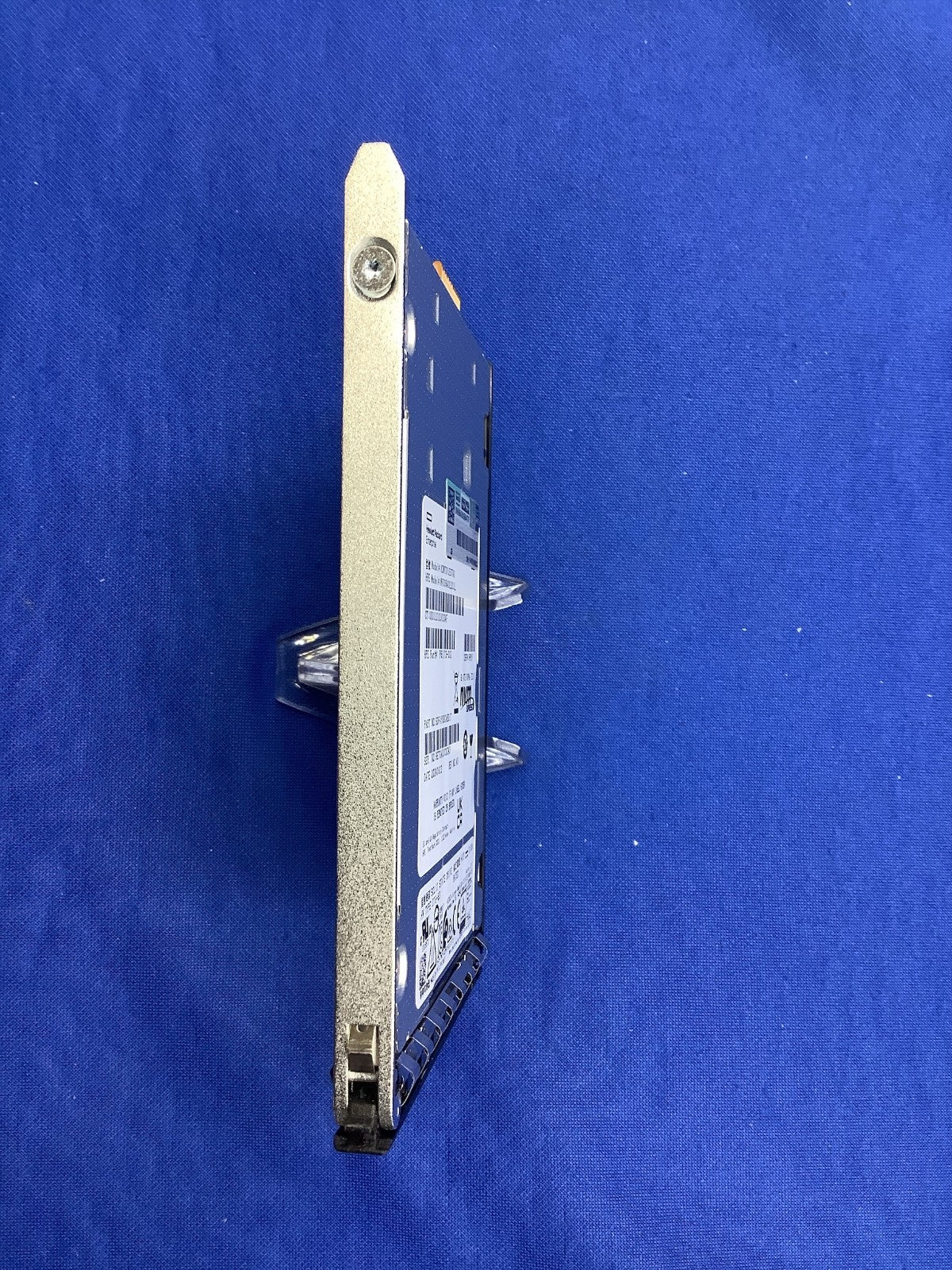 P61196-B21 HPE 6.4TB NVMe Gen5 MU E3S CM7-V Series KCM7XVJE6T40 SSD P61439-001