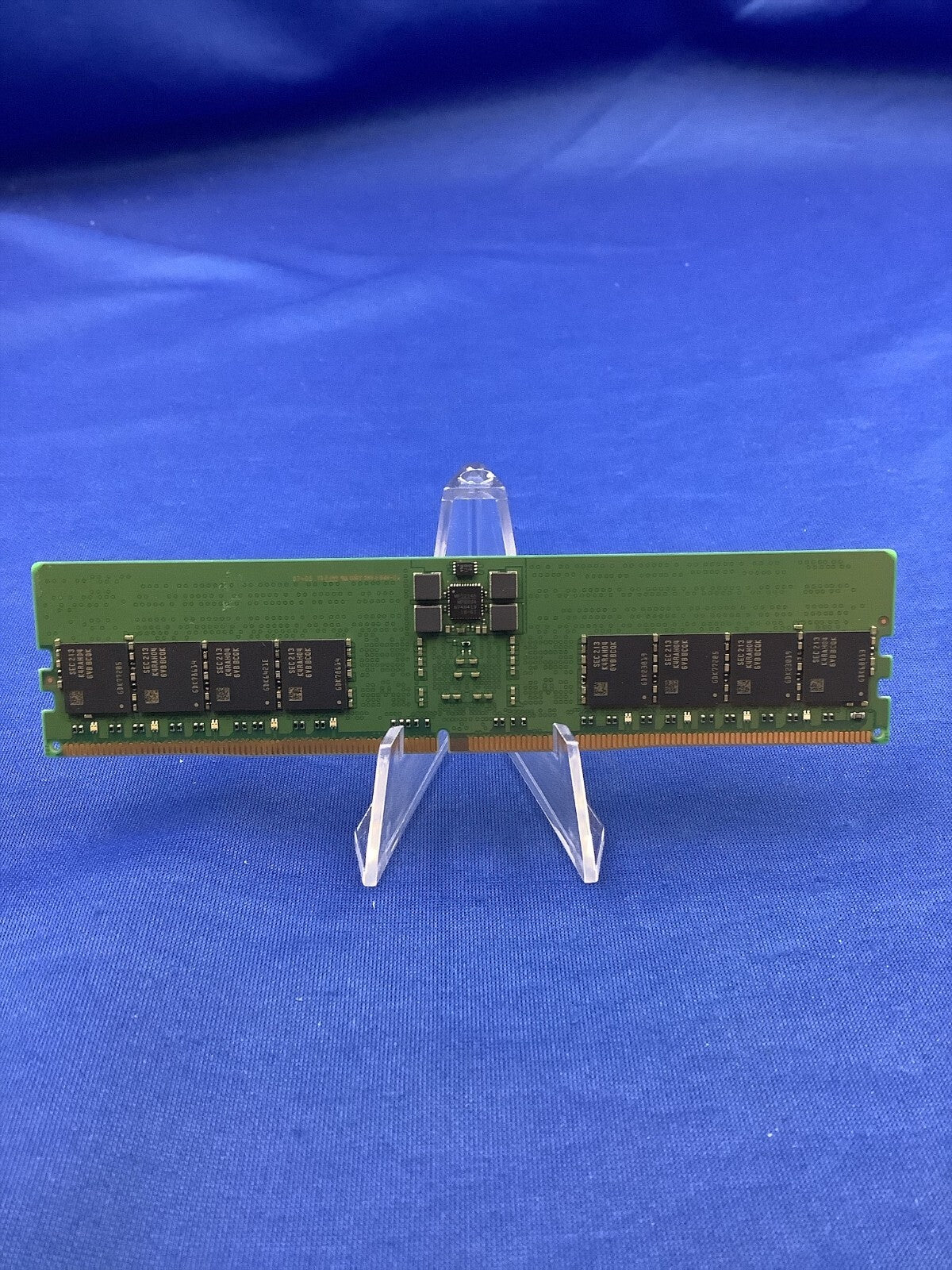 M329R4GA0BB0-CQK SAMSUNG 32GB (1x32GB) 1RX4 PC5-4800B RDIMM MEMORY