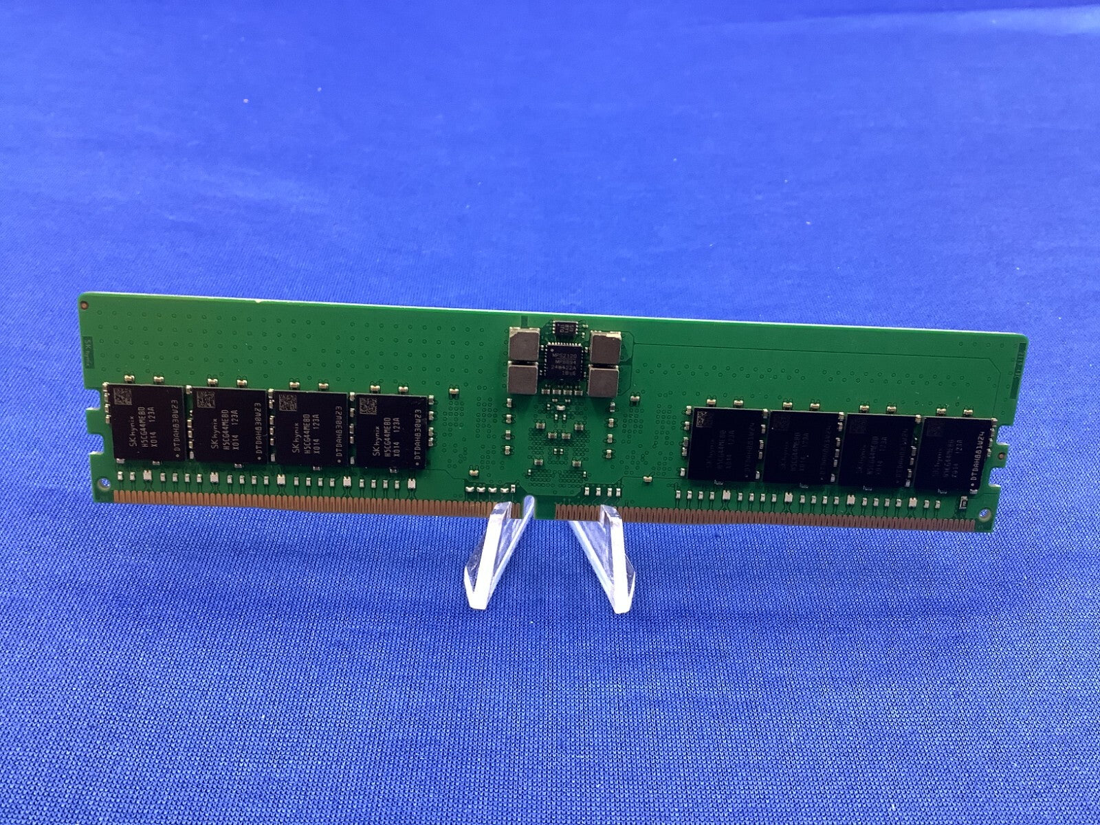 HMCG84MEBQA111N HYNIX 32GB (1x32GB) 1RX4 PC5-4800B ECC RDIMM MEMORY