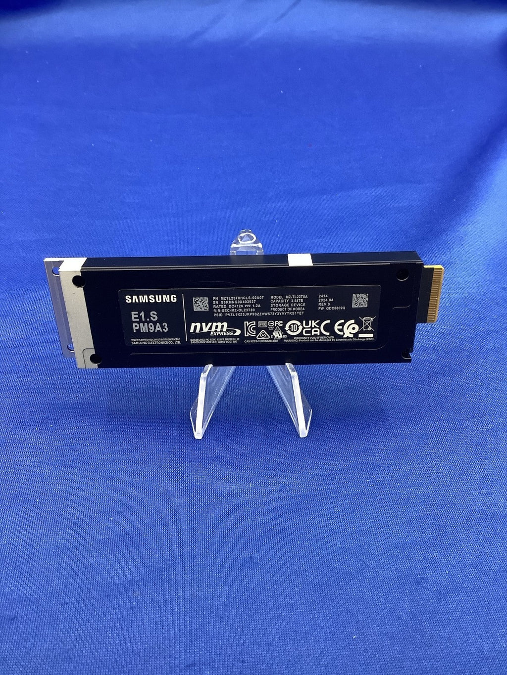 MZ-TL23T8A  Samsung PM9A3 3.84TB E1.S 9.5 mm NVMe PCIe 4.0 SSD MZTL23T8HCLS
