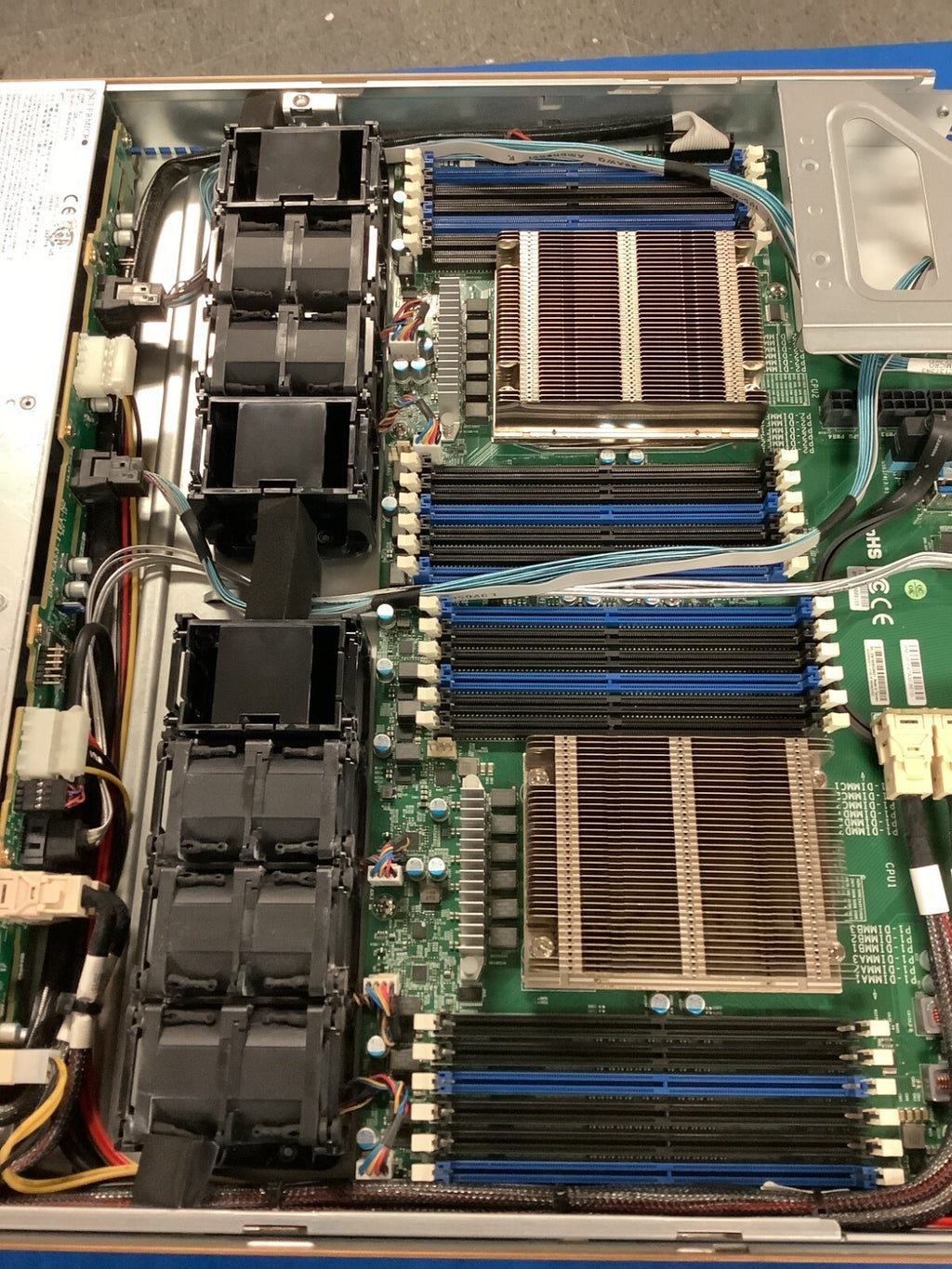 Supermicro SYS-1028U-TNRTP+ 750Wx2 PSU  64GB Internal SSD Fans and cables