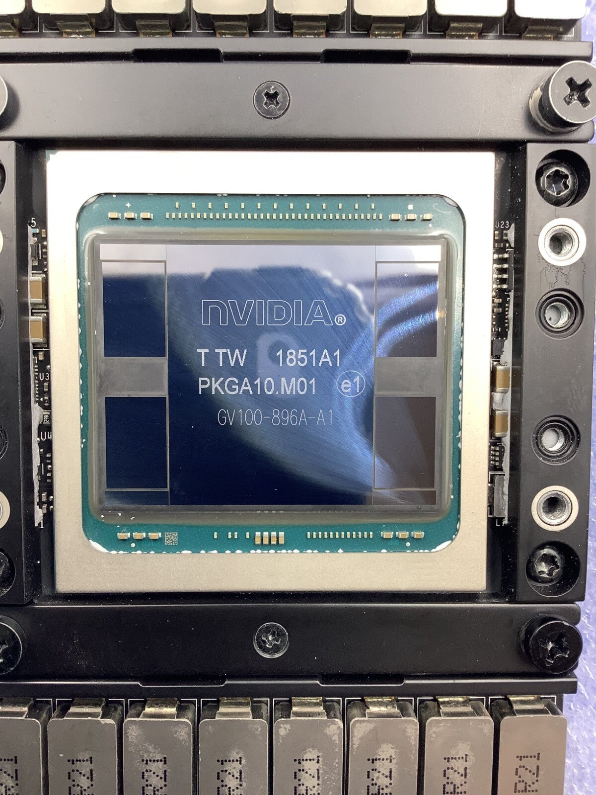 NVIDIA Tesla V100 SXM2 32GB GPU Accelerator V100-SXM2-32GB