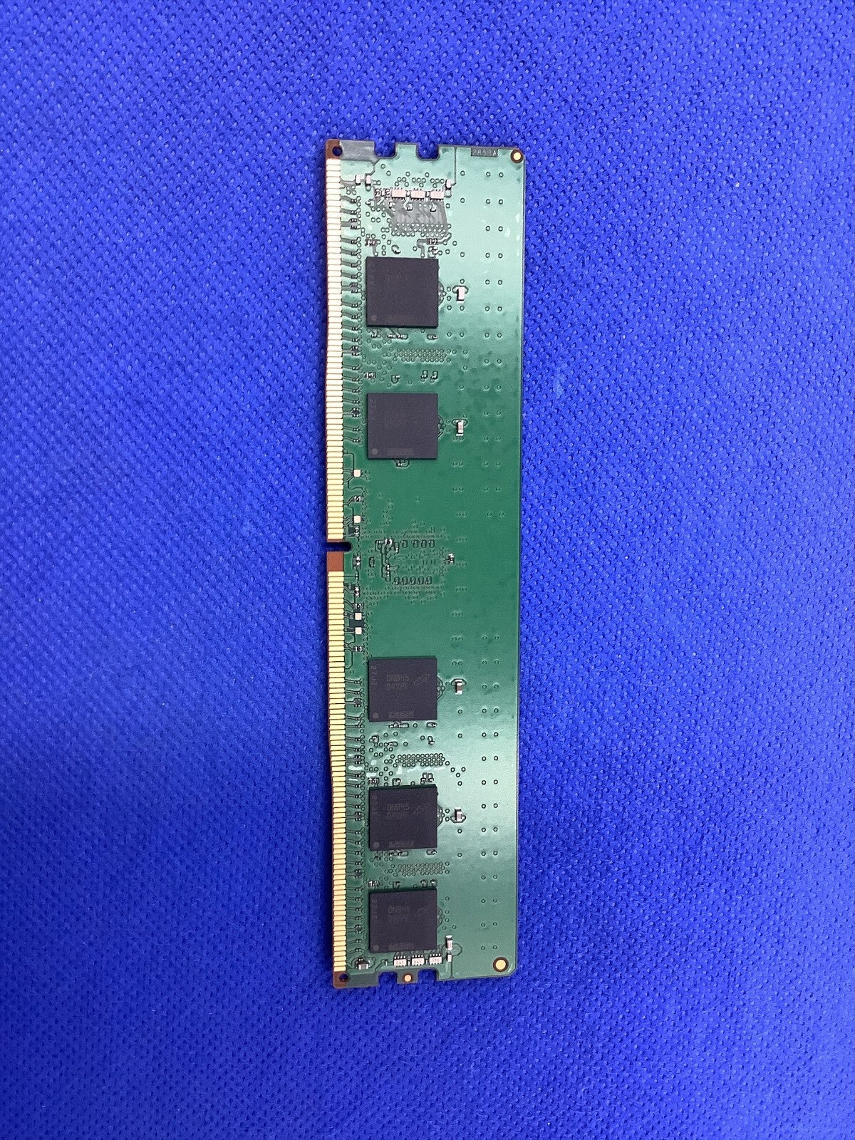 MTA9ASF2G72PZ-3G2B1 MICRON 16GB (1X16GB) 1RX8 PC4-3200AA MEMORY