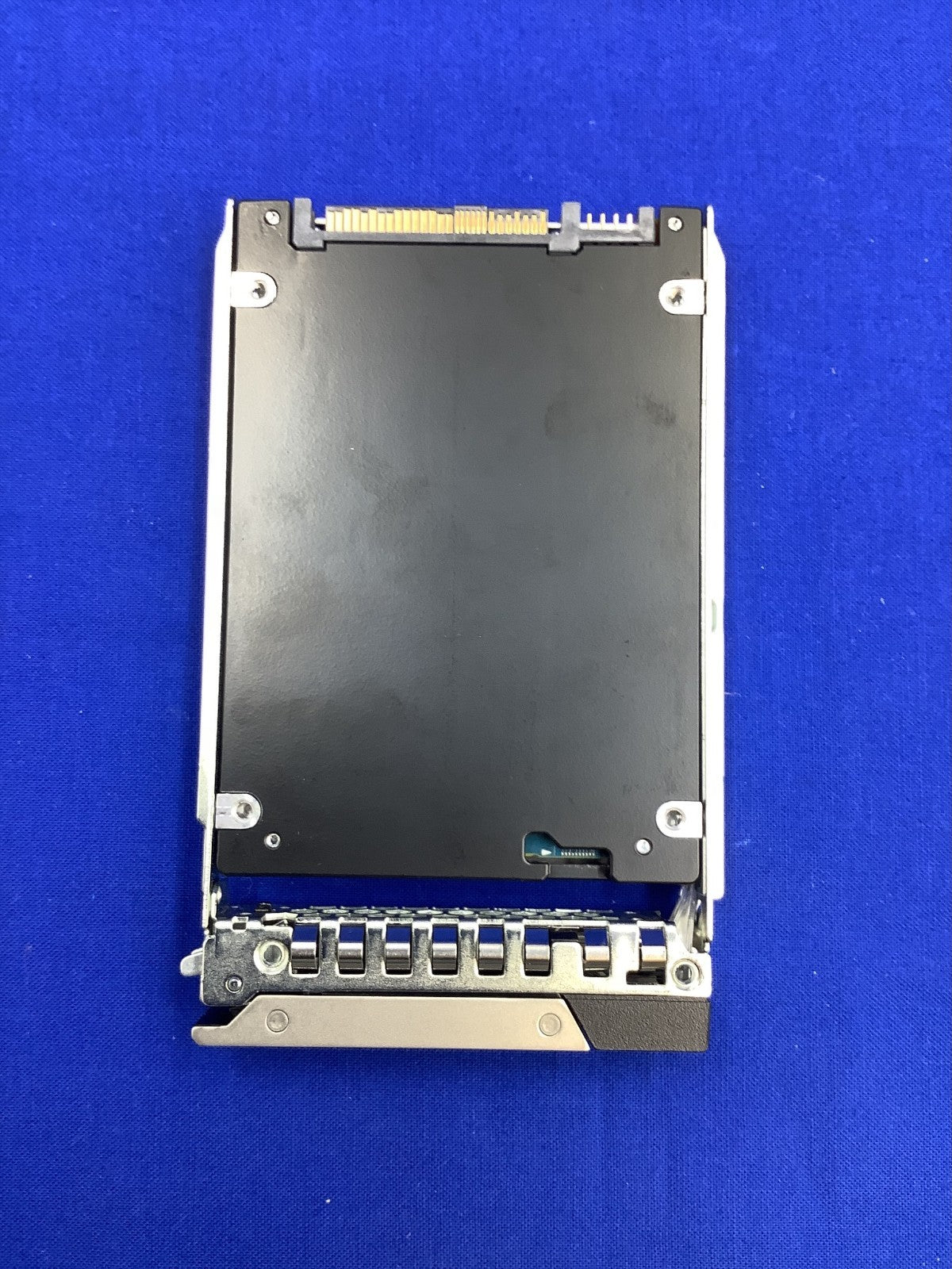 2WVYG Dell 1.92TB SAS 12Gbps Mix Use 2.5'' SSD KPM5XVUG1T92 with tray