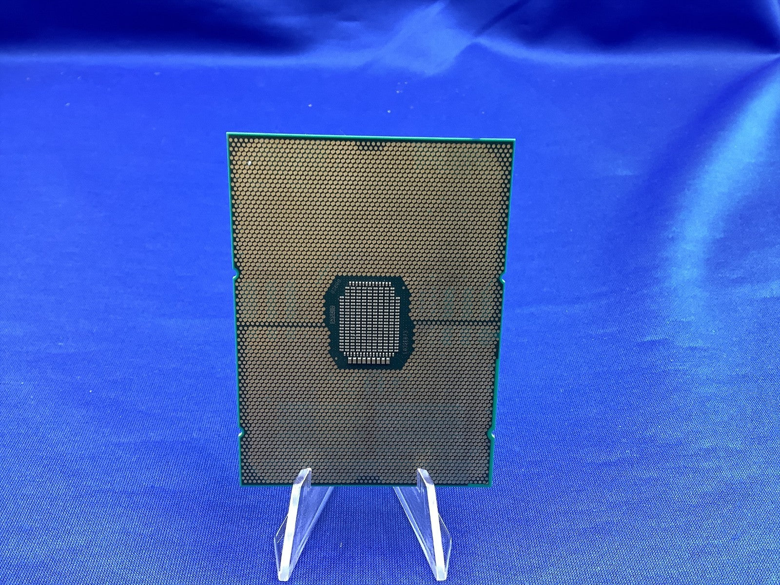 SRK57 Intel  Xeon Platinum 8356H Processor 35.75M Cache, 3.90 GHz CPU Processor