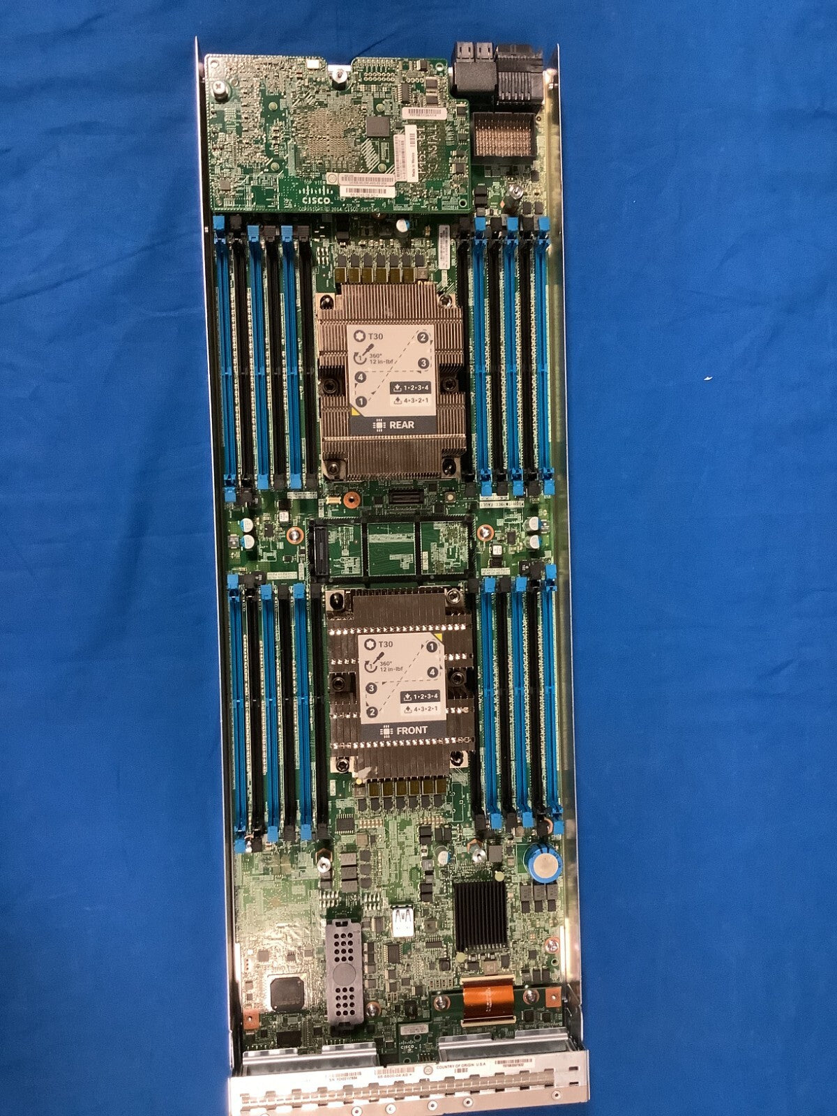 Cisco UCSB-B200-M5 Blade Server  73-17637-09	 CTO Chassis
