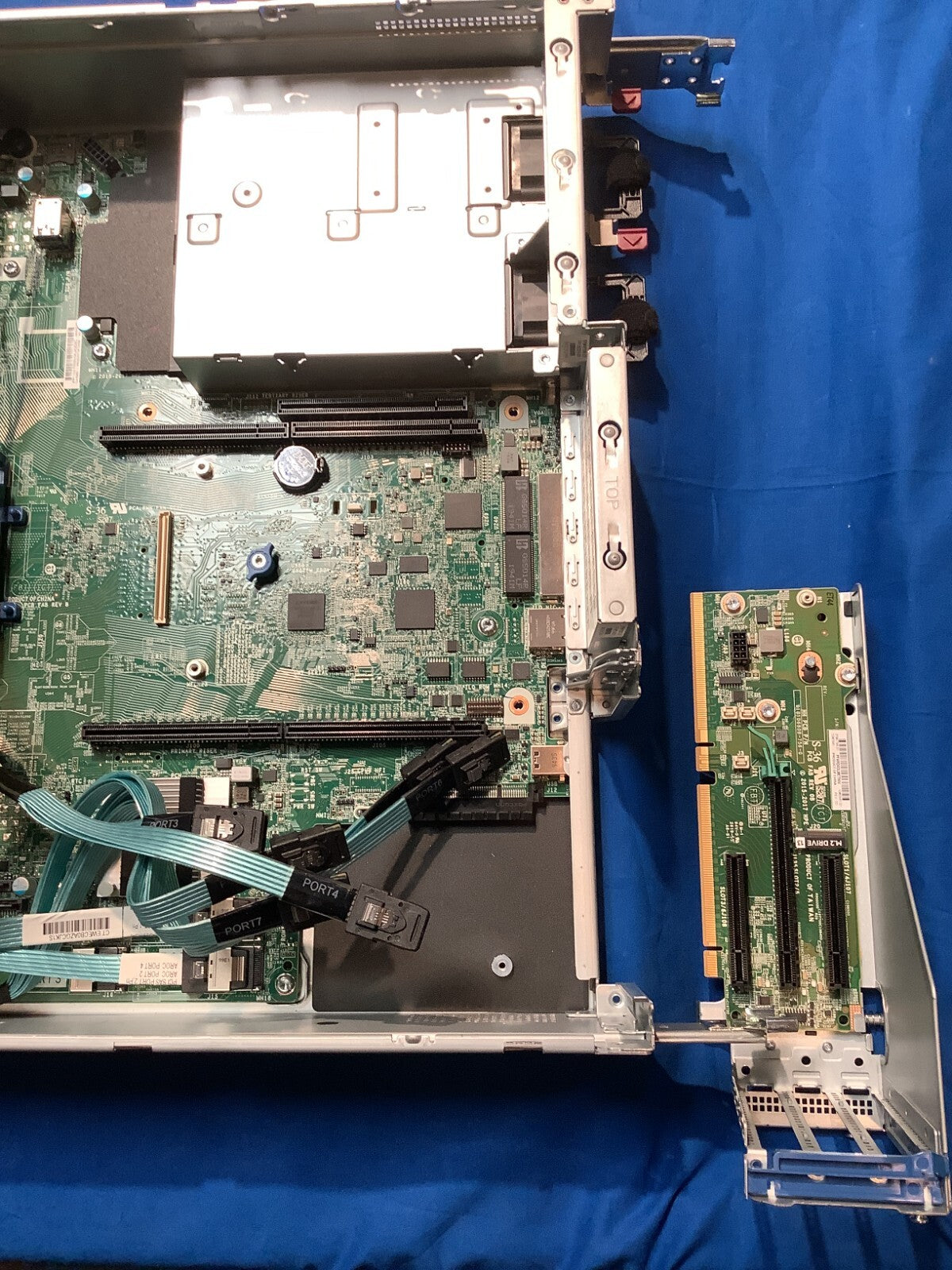 HP 868704-B21 ProLiant DL380 G10 24SFF Server Chassis 800W PSU MB#P11782-001
