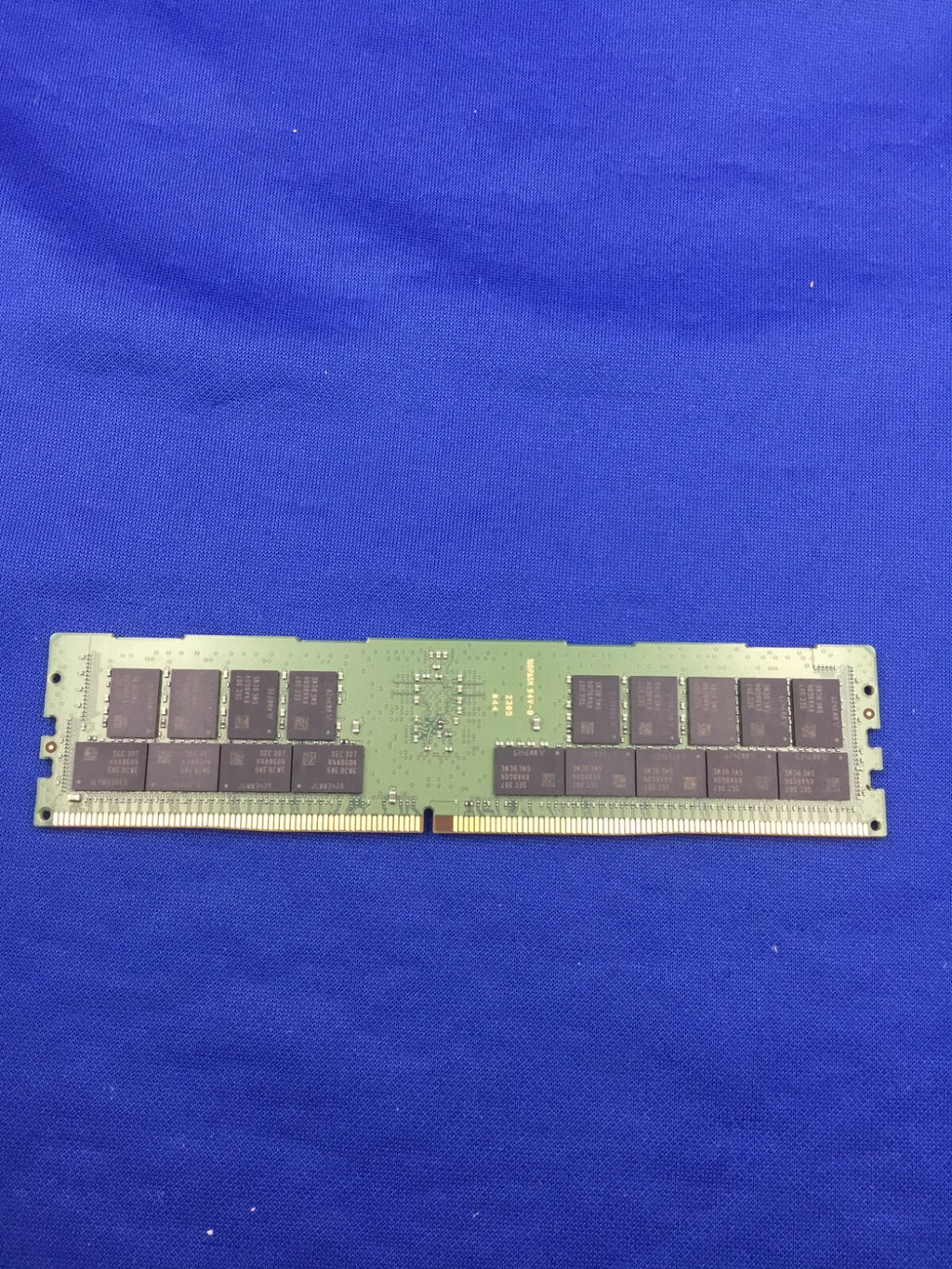 01KR355 Lenovo LENOVO 32GB 2RX4 PC4-2933Y RDIMM MEMORY 1ZC7A08709