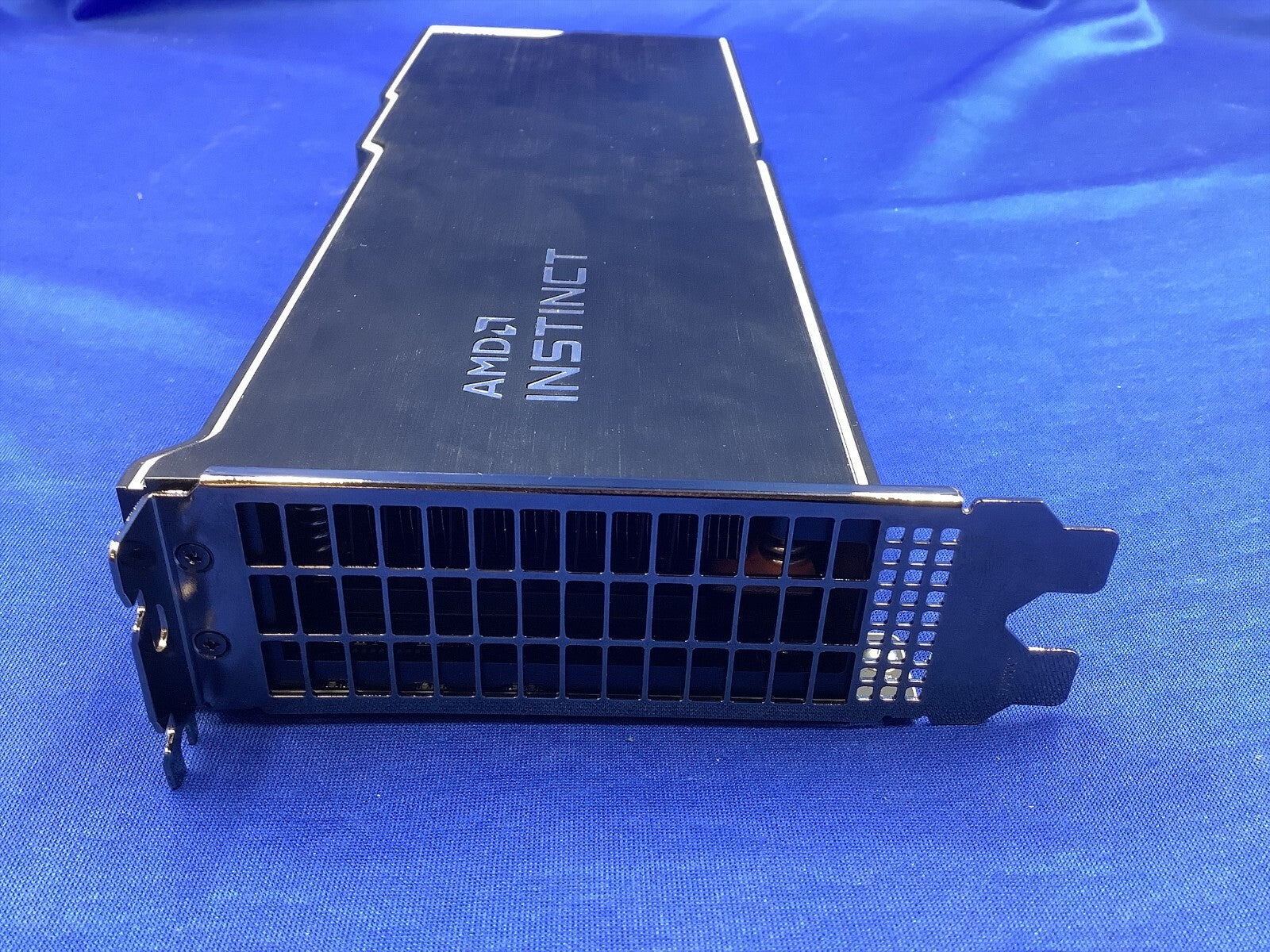 AMD Instinct MI210 64GB HBM2 PCIe 4.0 x16 Professional Graphics Card