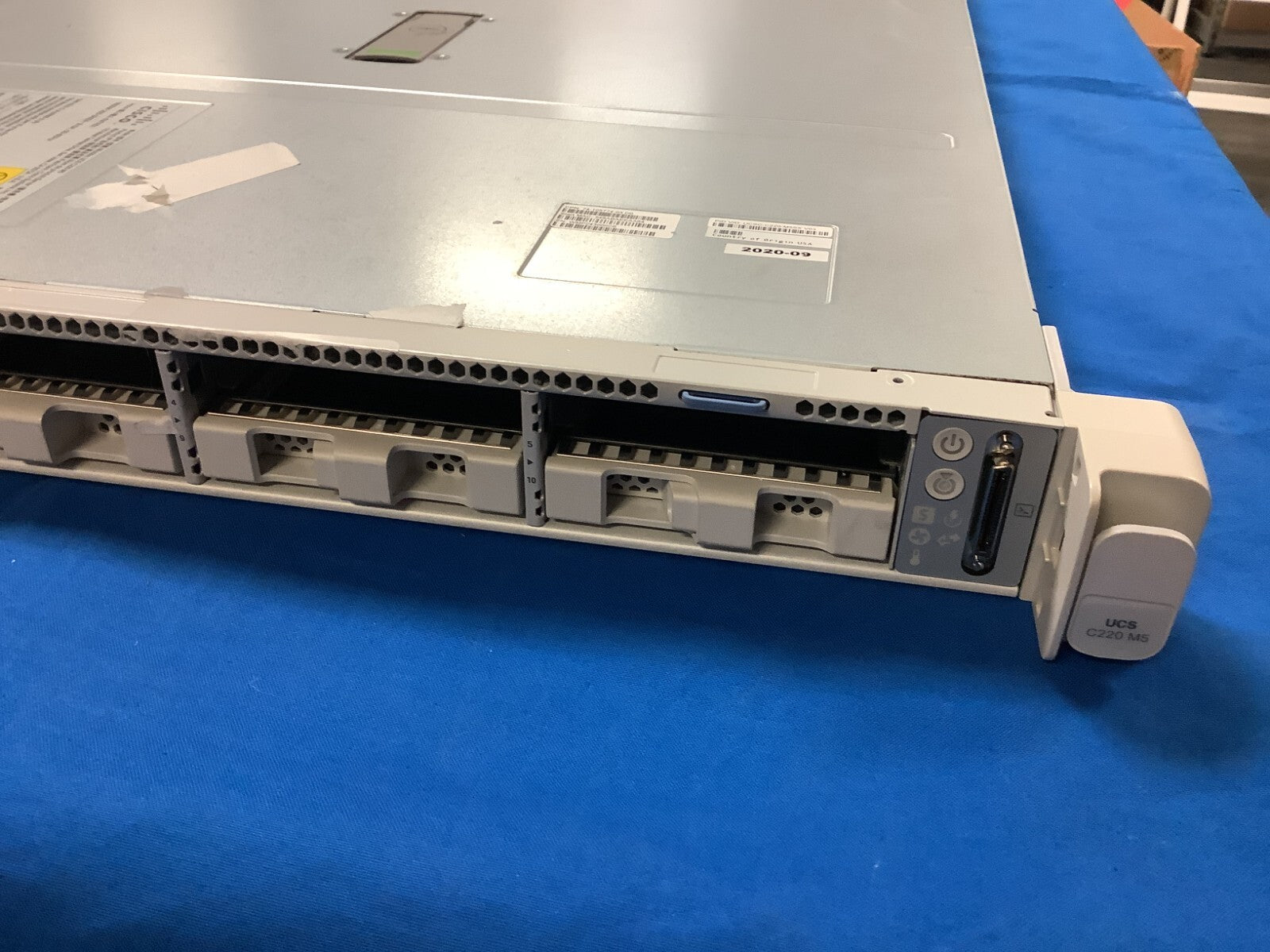 Cisco UCSC-C220-M5SX 10-Bay Barebones ; MOBO# 15015-1, 2x1600W PSU, RAID BATTERY