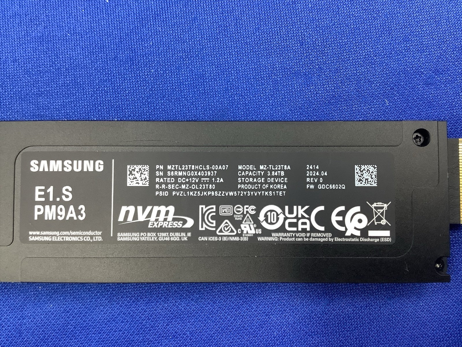 MZ-TL23T8A  Samsung PM9A3 3.84TB E1.S 9.5 mm NVMe PCIe 4.0 SSD MZTL23T8HCLS