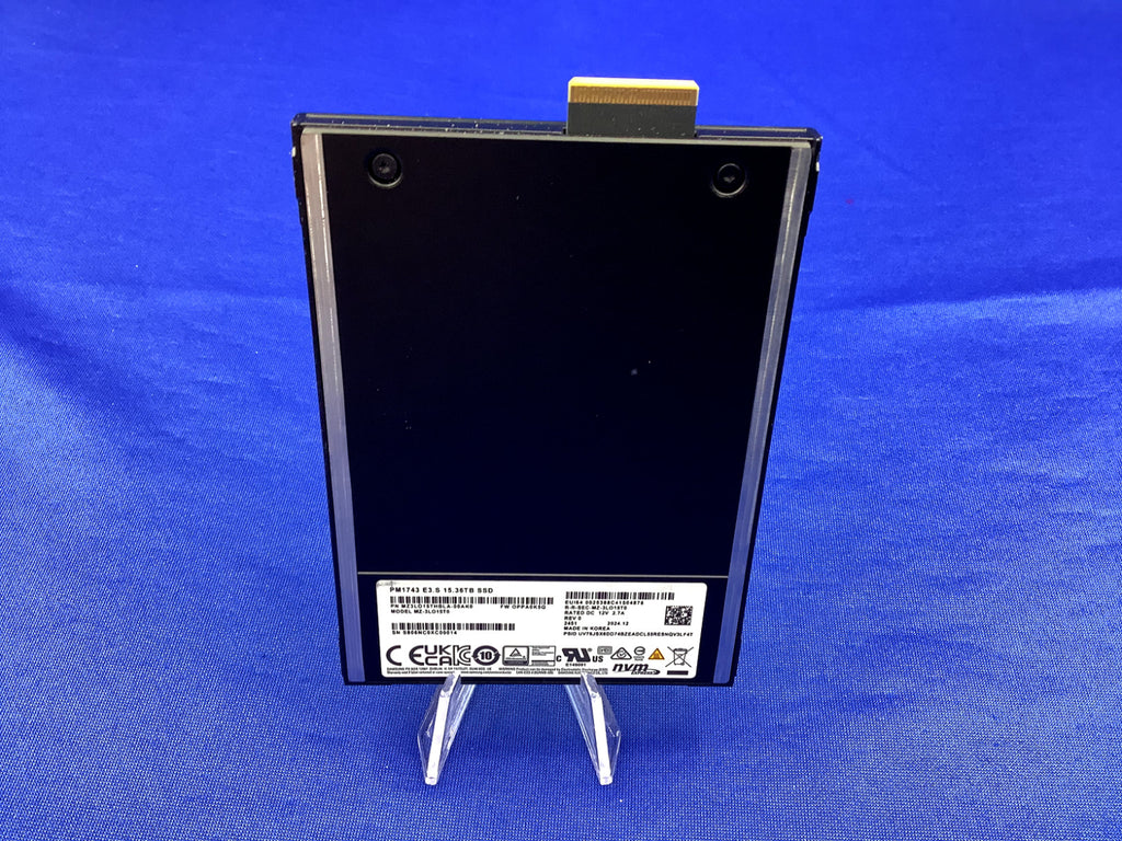 MZ-3LO15T0 SAMSUNG PM1743 15.36TB PCIe 5.0 E3.S NVMe 2.5" SSD MZ3LO15THBLA