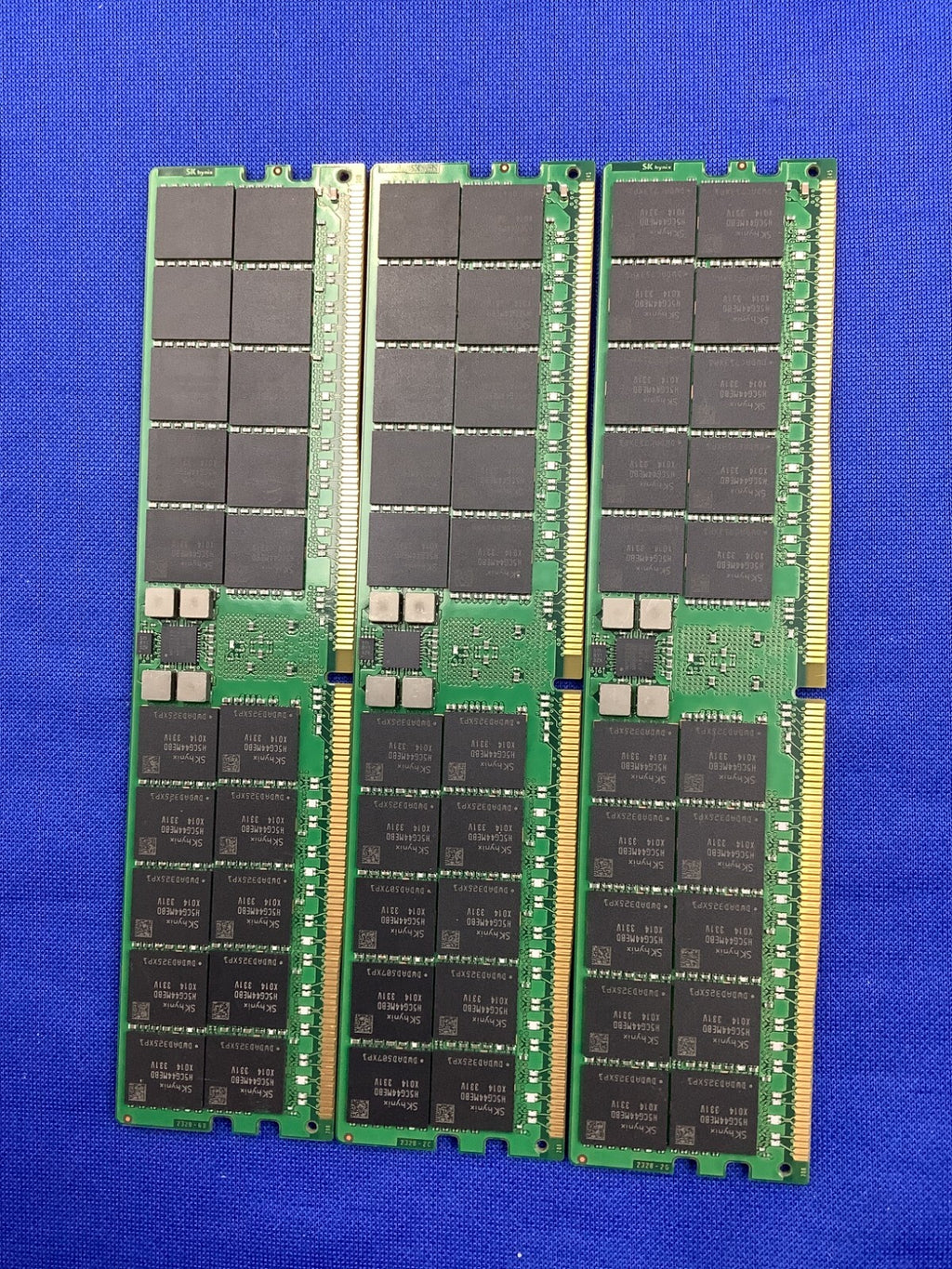03NA205 LENOVO 64G (1X64GB) 2RX4 PC5-4800B RDIMM MEMORY 4X77A94006