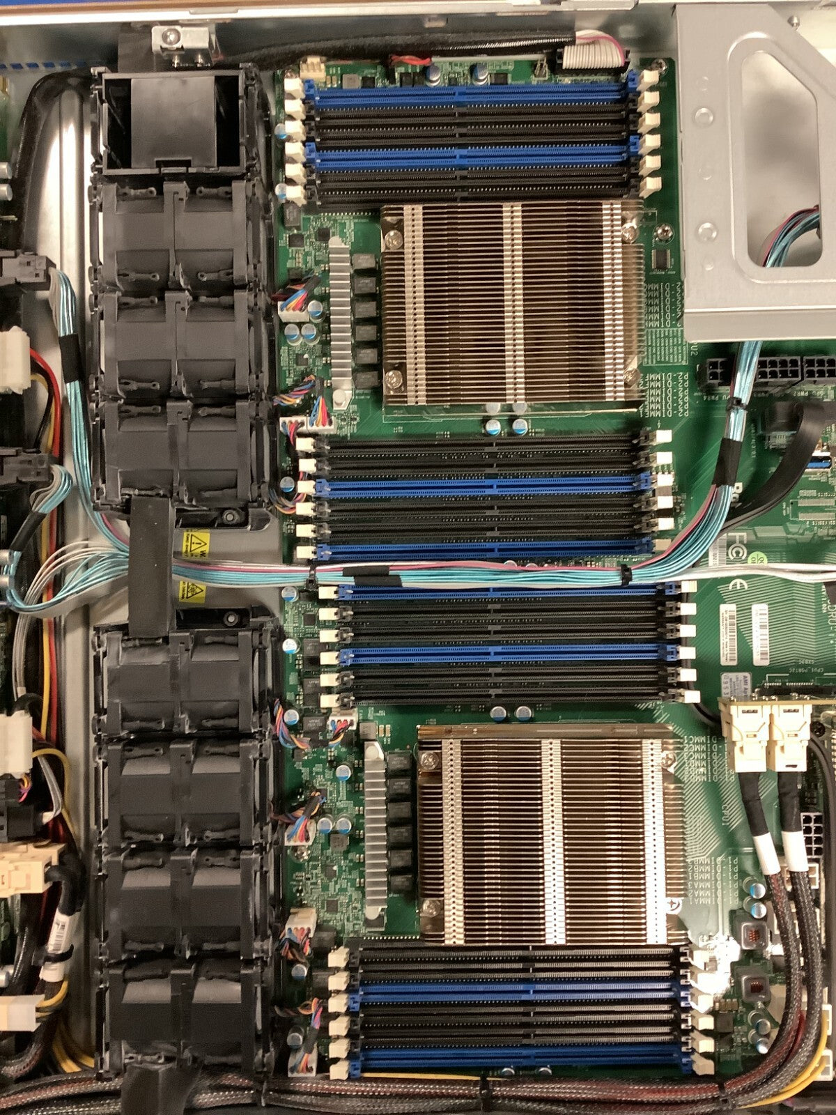 Supermicro SYS-1028U-TNRTP+ 750Wx2 PSU  Fans and cables heatsink