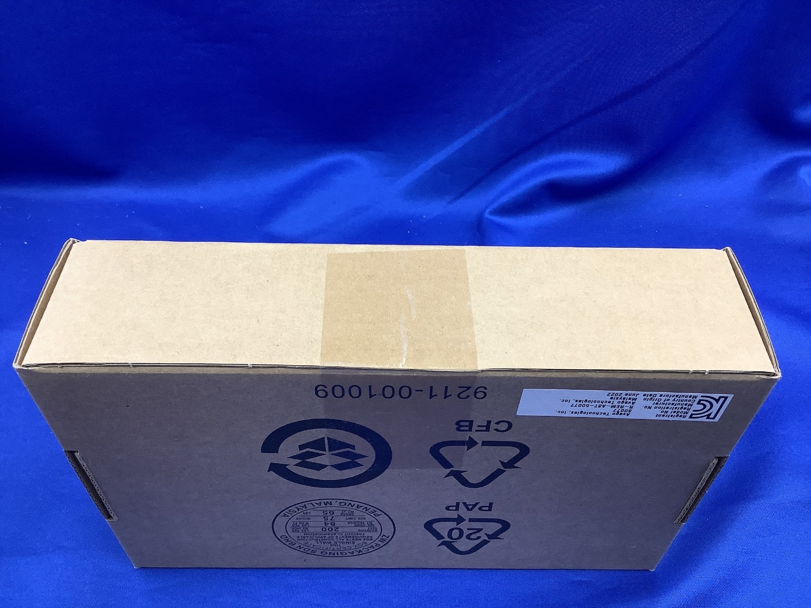 BROADCOM MegaRAID 9560-16i 05-50077-00 12Gb/s SAS/SATA/PCIe (NVMe) Storage Adapt