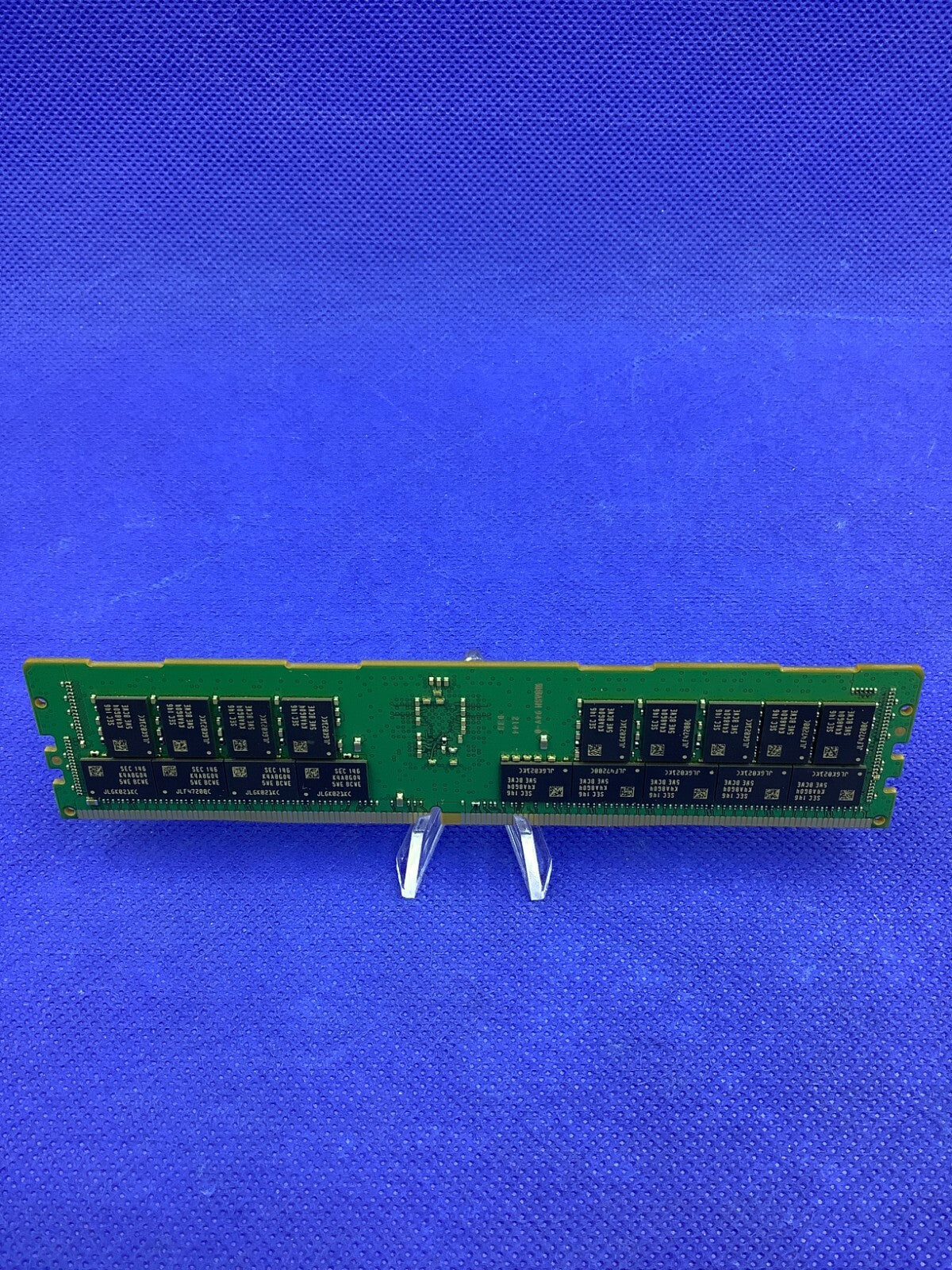 M393A4K40EB3-CWE SAMSUNG 32GB (1X32GB) 2RX4 PC4-3200AA MEMORY