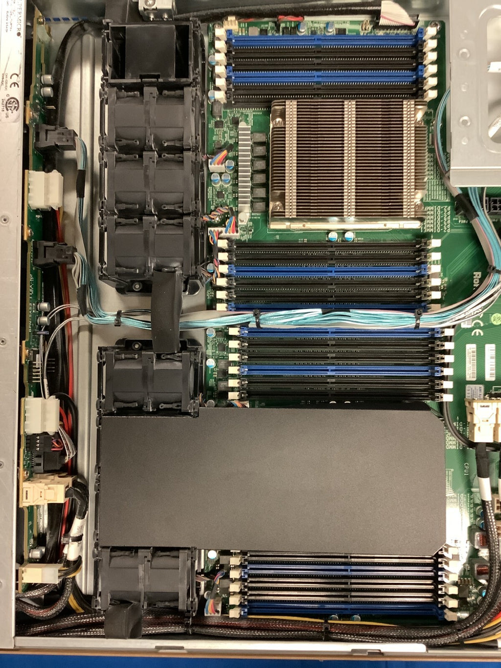 Supermicro SYS-1028U-TNRTP+ 750Wx2 PSU  64GB Internal SSD Fans and cables