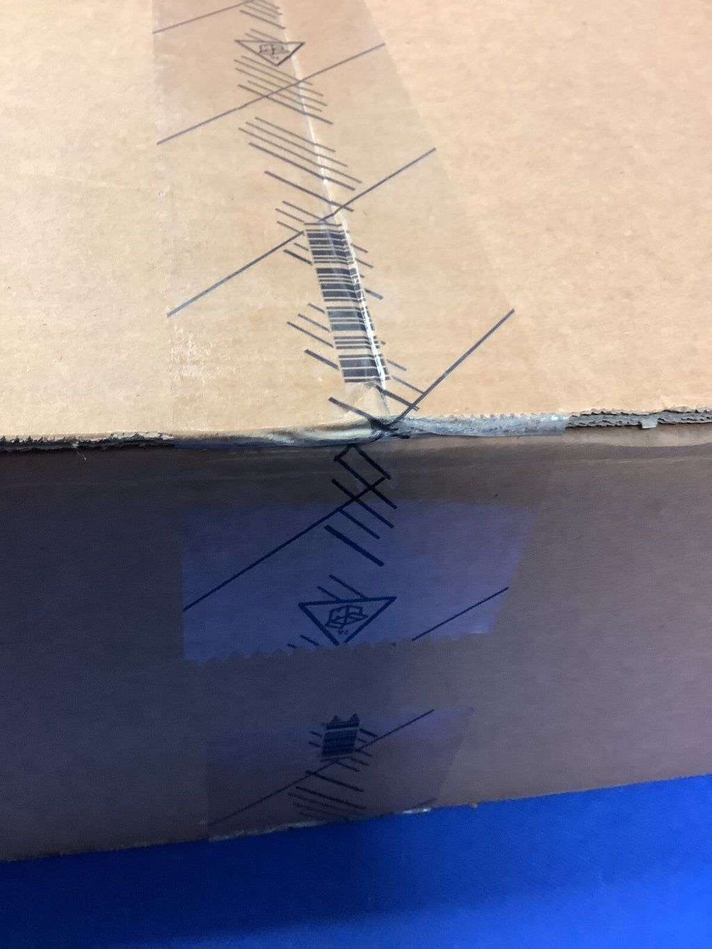 New Sealed JL323A HPE ARUBA 2930M 40G 8 HPE SMART RATE POE+ 1-SLOT SWITCH