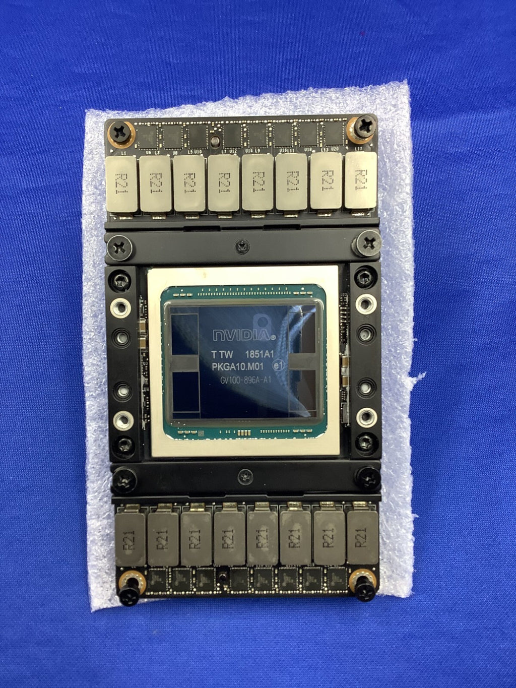 NVIDIA Tesla V100 SXM2 32GB GPU Accelerator V100-SXM2-32GB