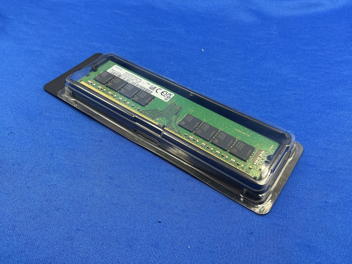 M378A4G43AB2-CWE SAMSUNG 32GB (1X32GB) 2RX8 PC4-3200AA UDIMM MEMORY