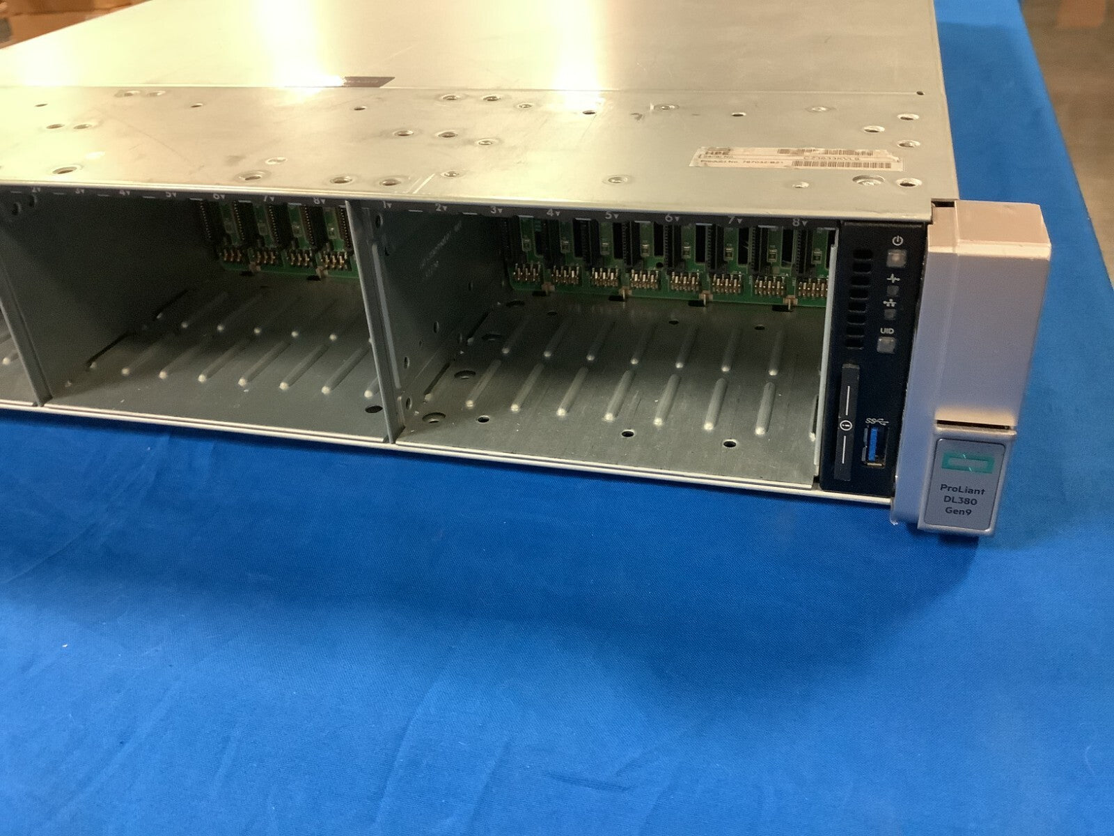 767032-B21 HP ProLiant DL380 Gen9 24x SFF CTO 843307-001 NO PSU