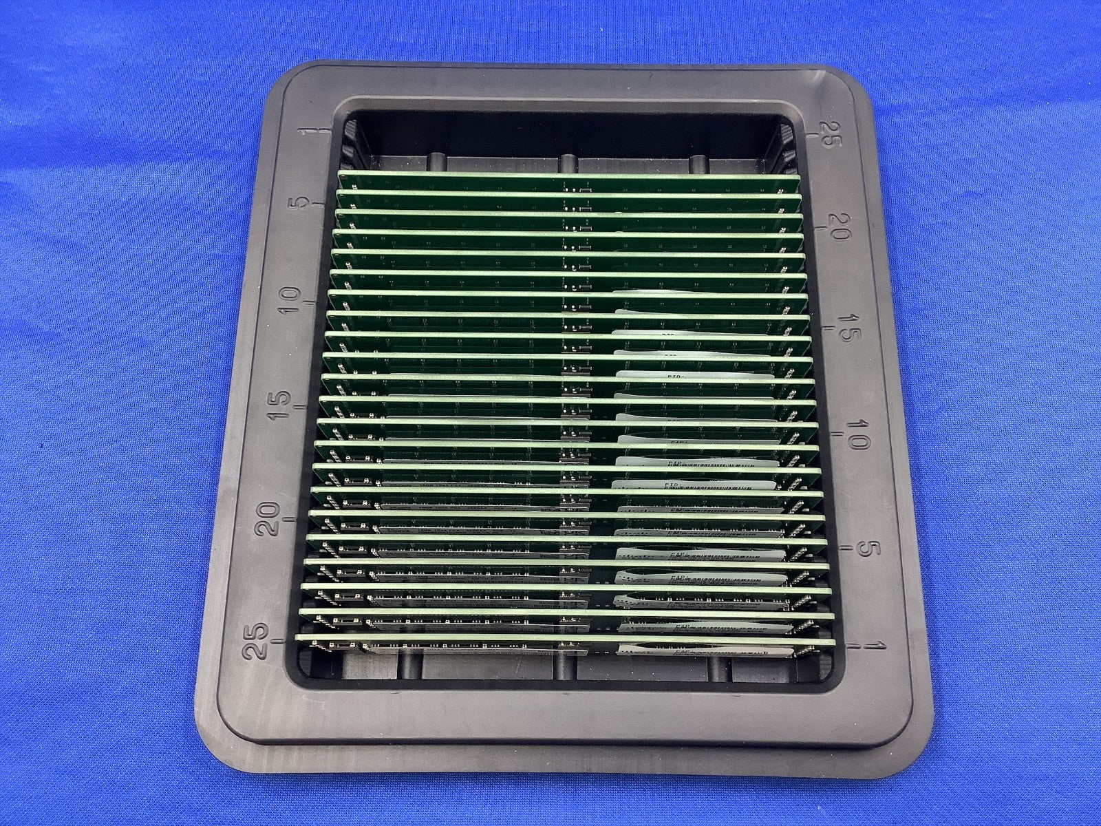 UCS-MR-X16G1RW CISCO 16GB(1X16GB) 1RX4 PC4- 3200A MEMORY 15-107239-01